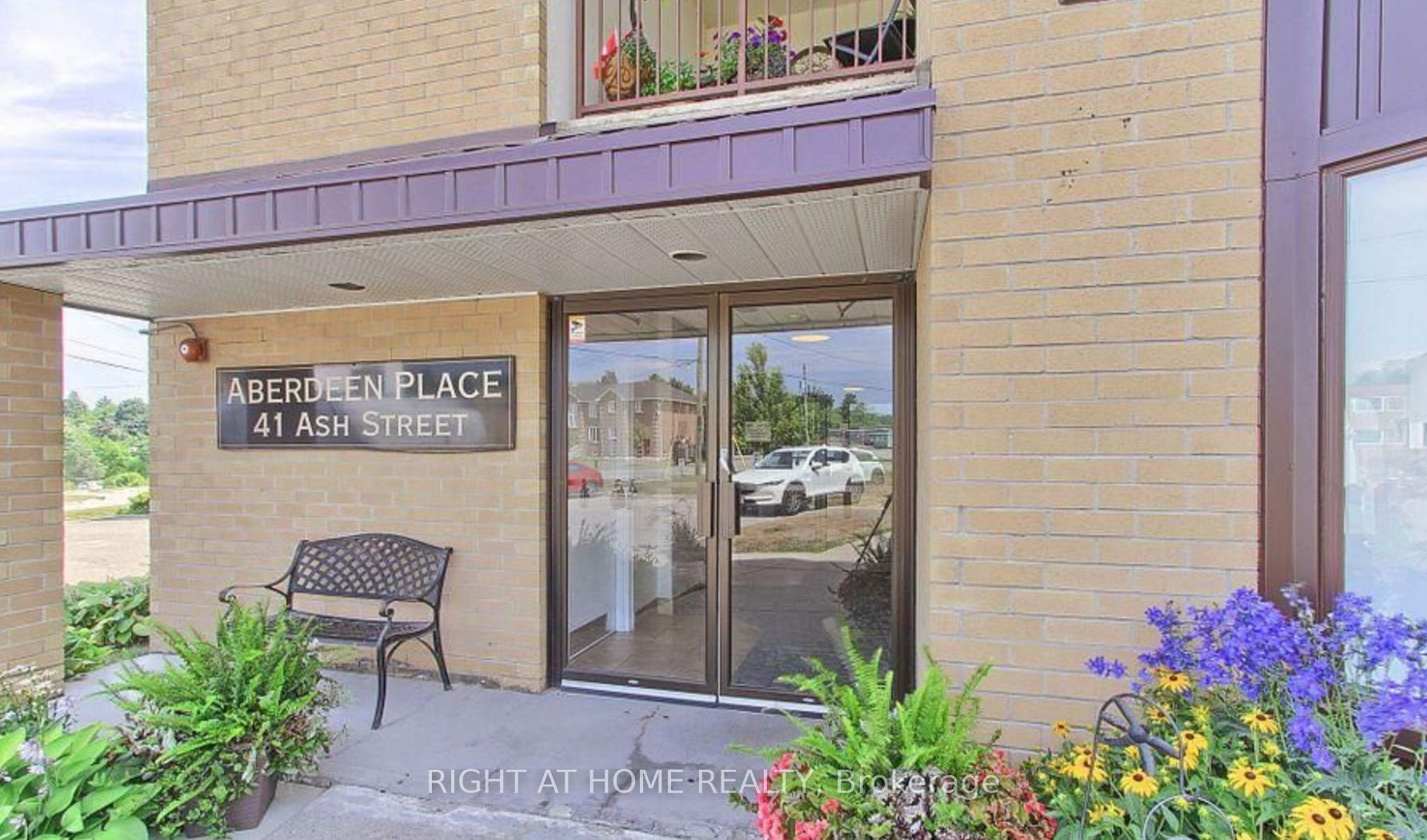 41 Ash Street 402, Uxbridge, ON L9P 1E2 photo 2