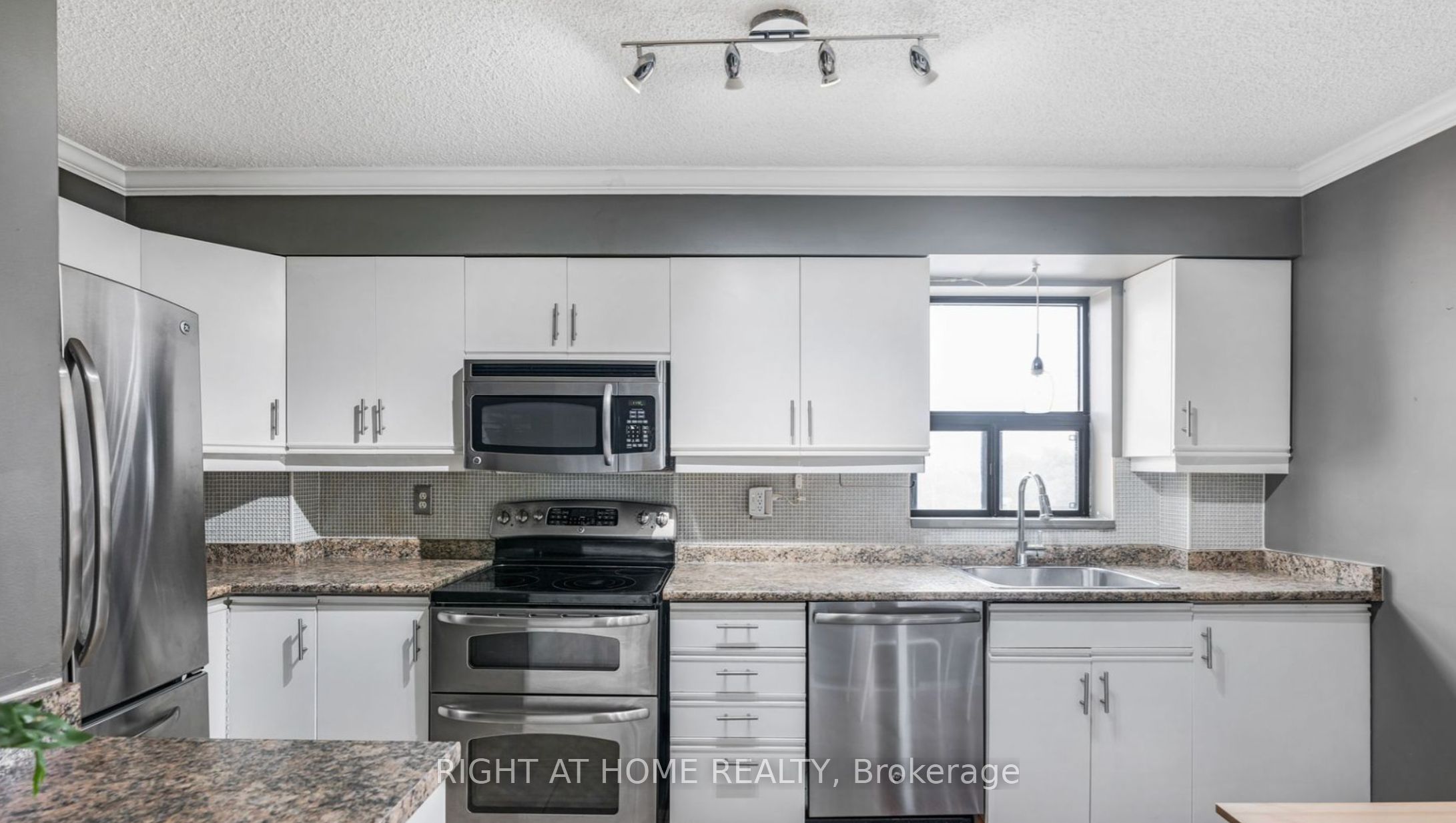41 Ash Street 402, Uxbridge, ON L9P 1E2 photo 3