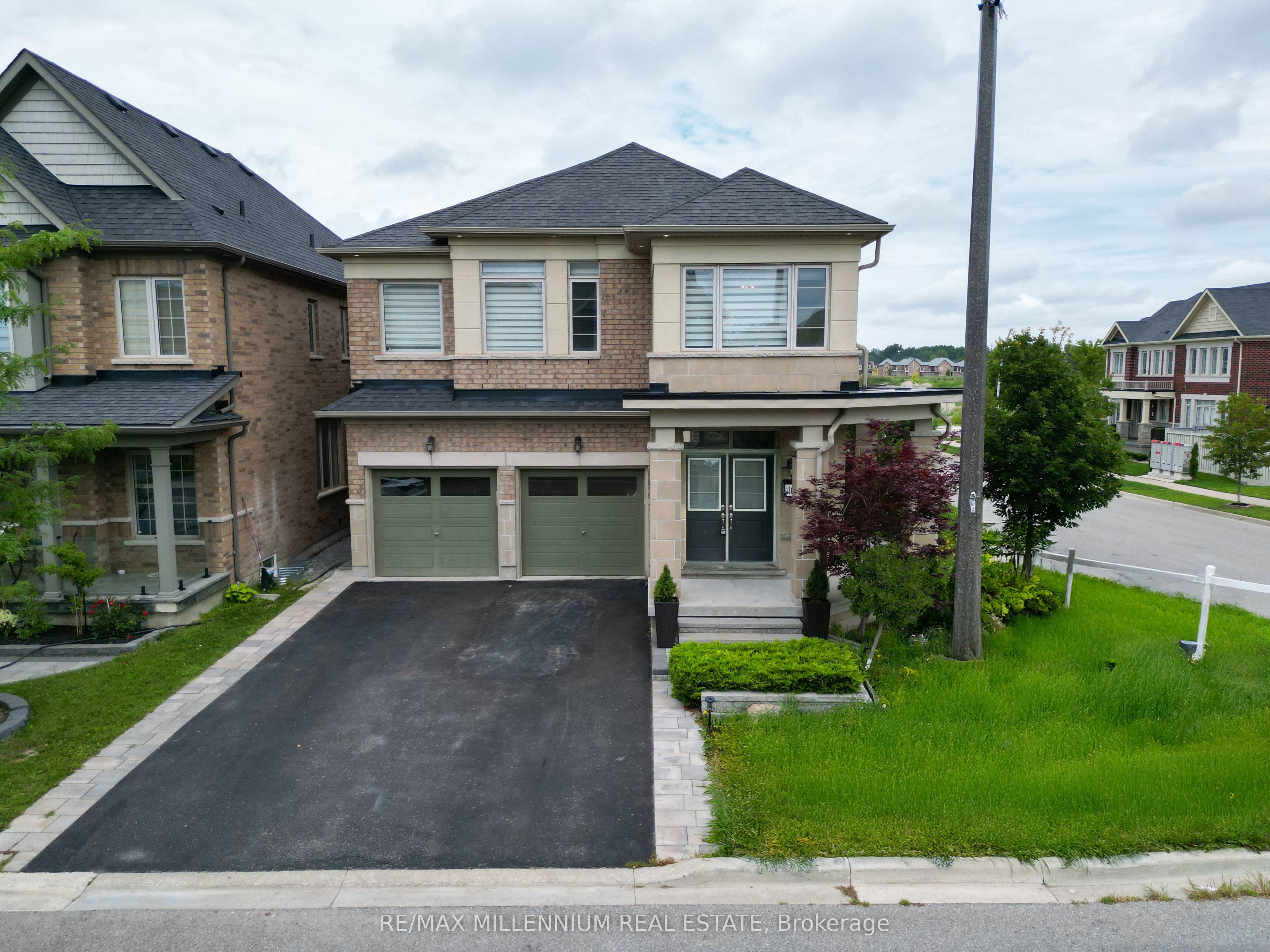 40 Frederick Pearson Street, East Gwillimbury, ON L9N 0R8