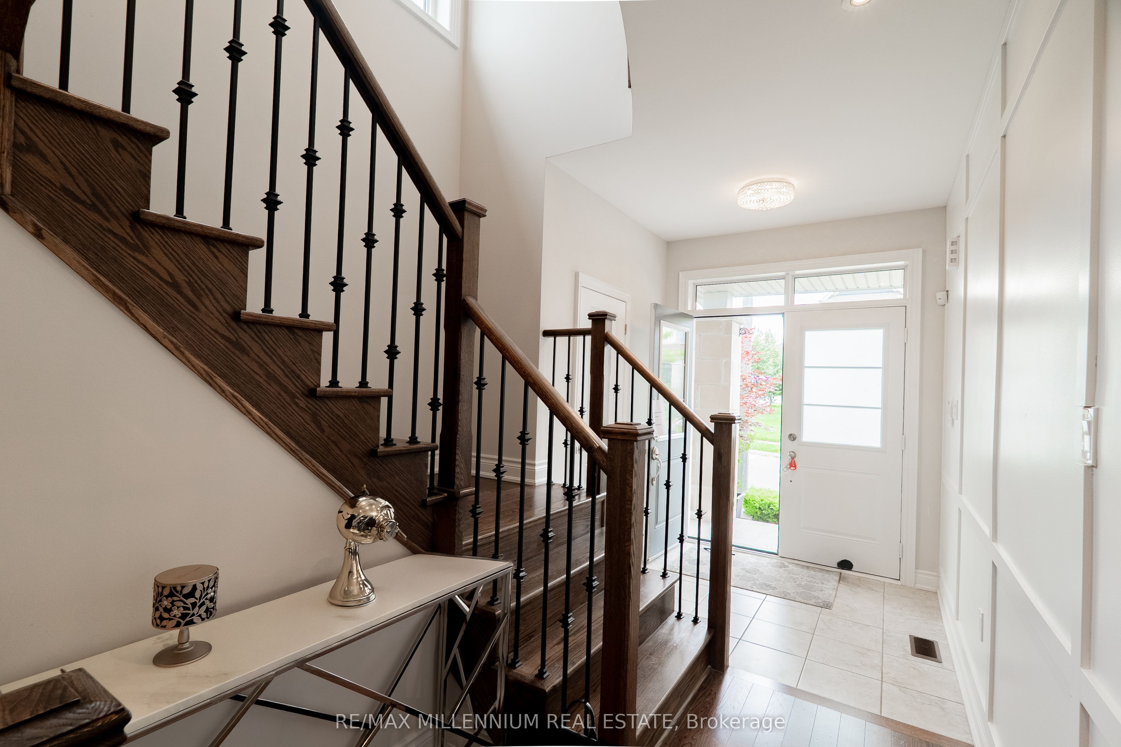 40 Frederick Pearson Street, East Gwillimbury, ON L9N 0R8 photo 3
