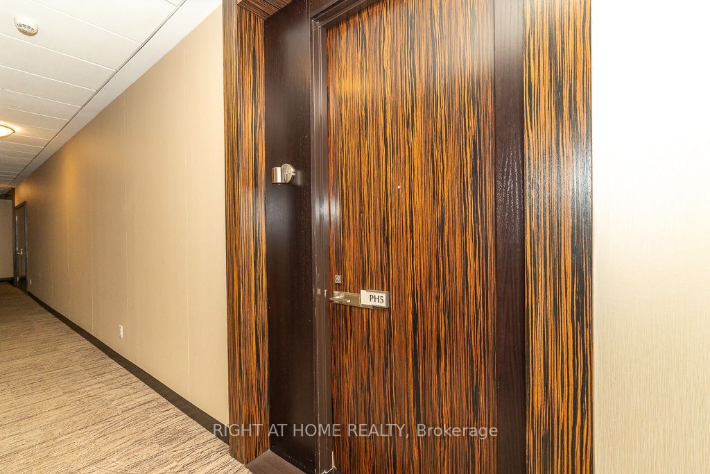 325 South Park Road Ph05, Markham, ON L3T 0B8 photo 4