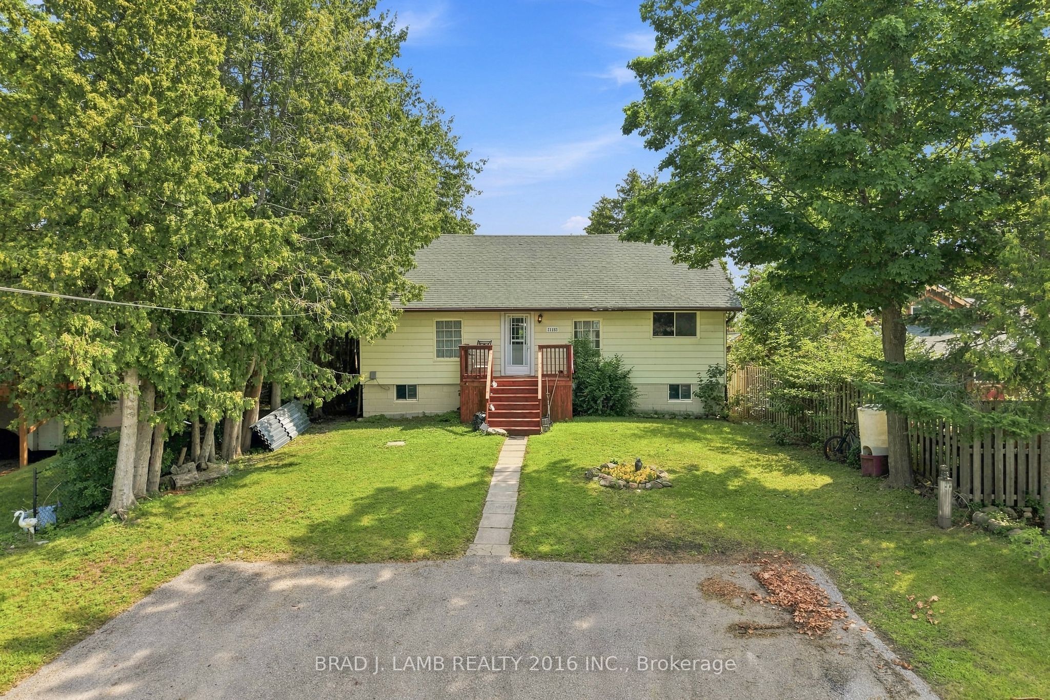 21153 Dalton Road, Georgina, ON L0E 1N0
