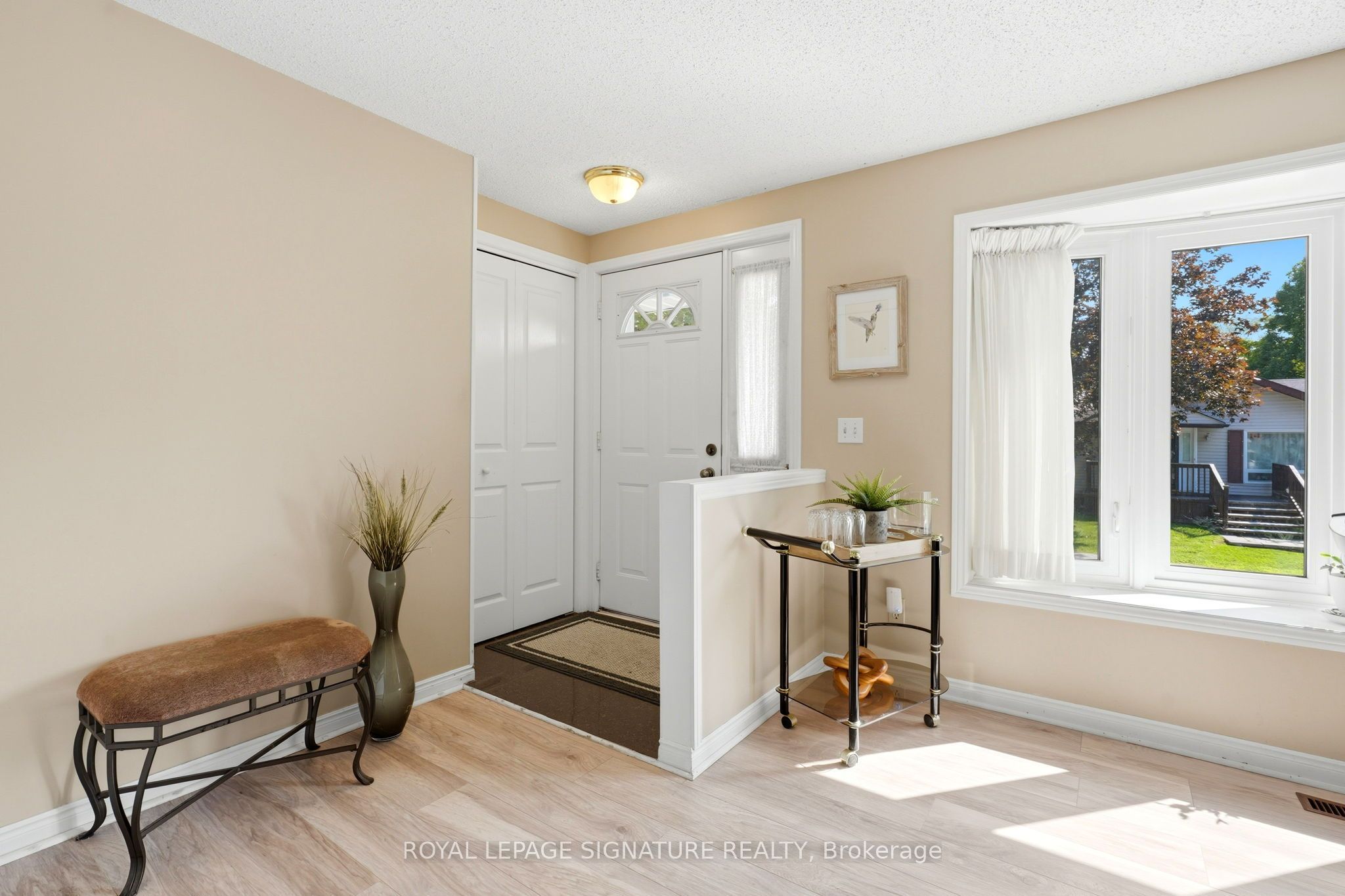 292 Jeff Smith Court, Newmarket, ON L3Y 8C5 photo 2
