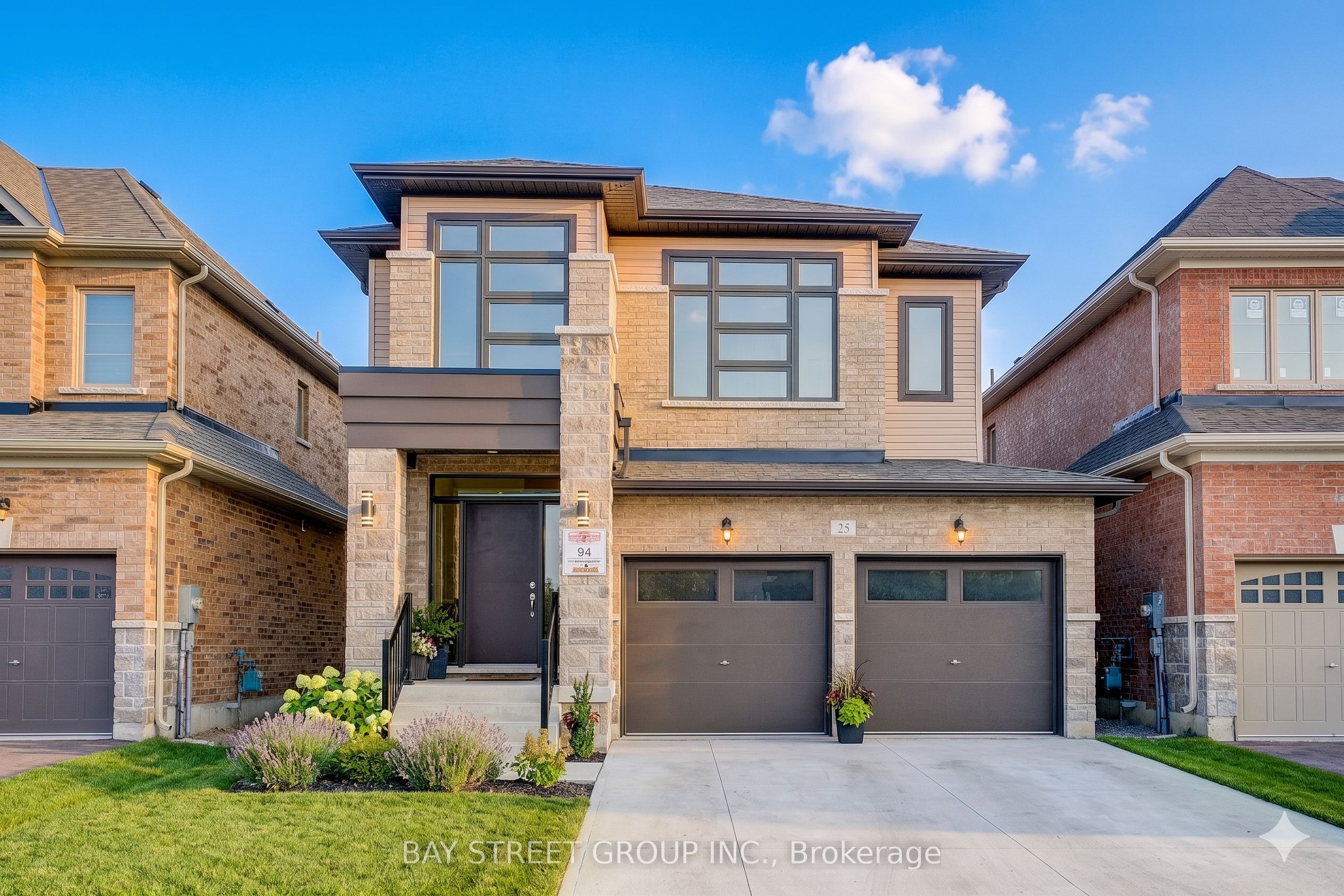 25 Garrett Styles Drive, Georgina, ON L4P 0J1