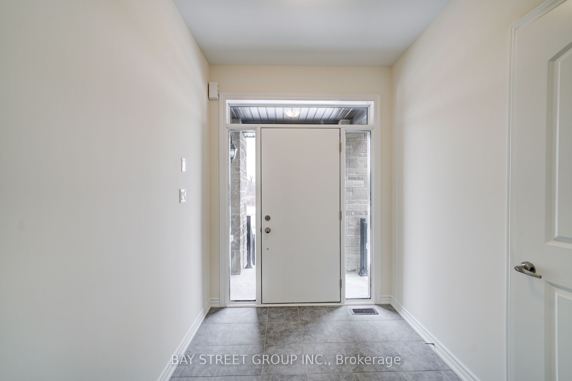 25 Garrett Styles Drive, Georgina, ON L4P 0J1 photo 4