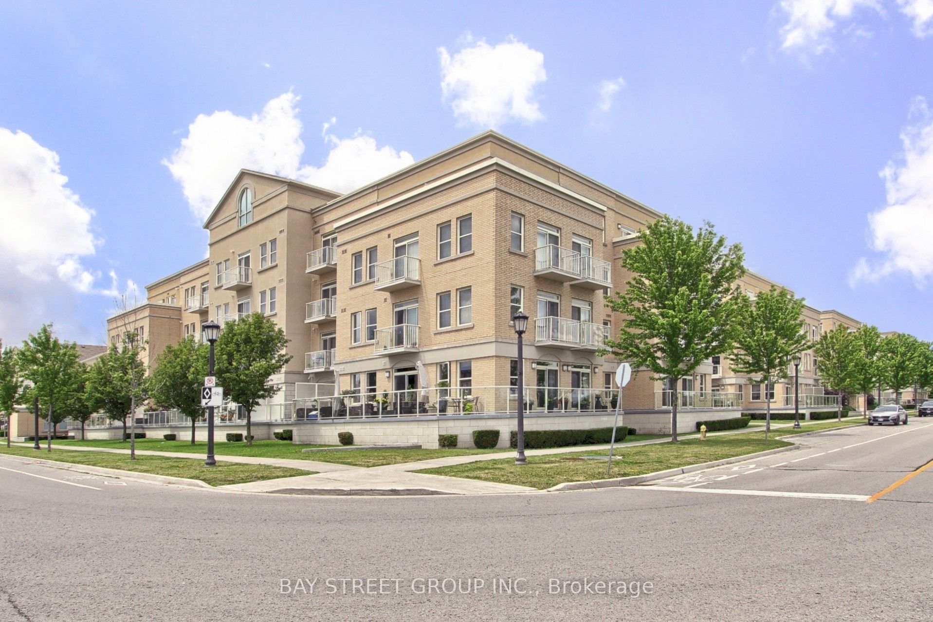 28 Prince Regent Street PH8, Markham, ON L6C 0V5 photo 2