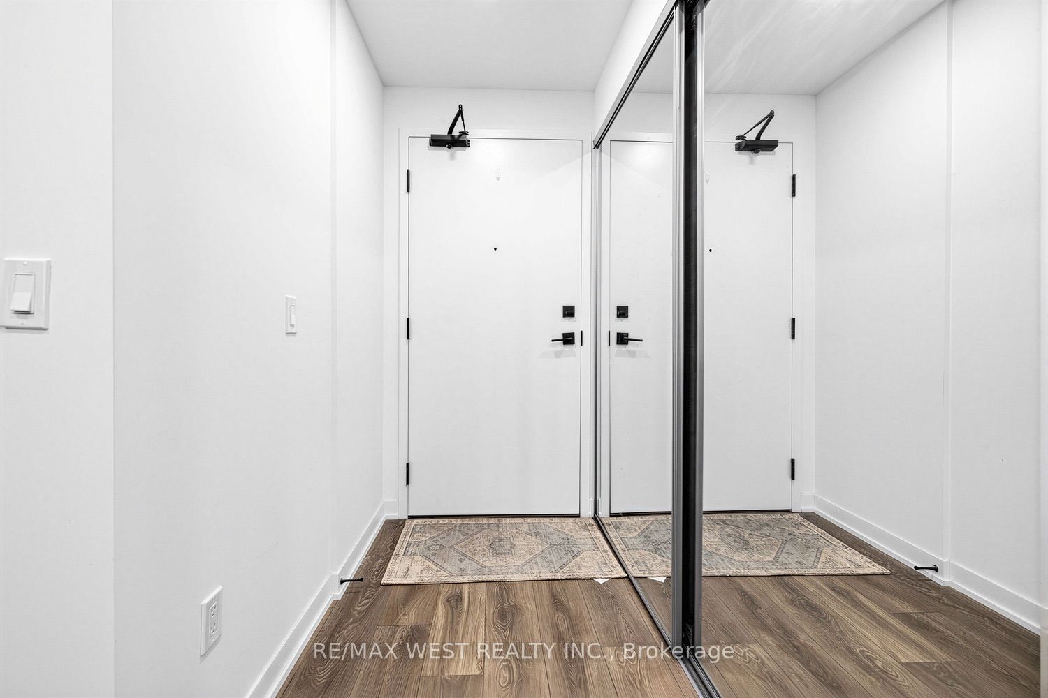 10 Abeja Street 1516, Vaughan, ON L4K 0R4 photo 3