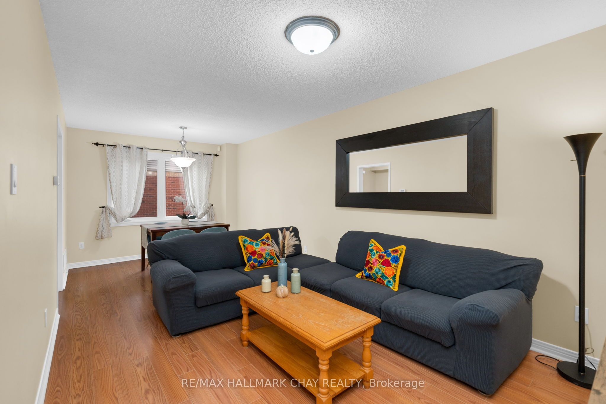 769 Playter Crescent, Newmarket, ON L3X 1W7 photo 3