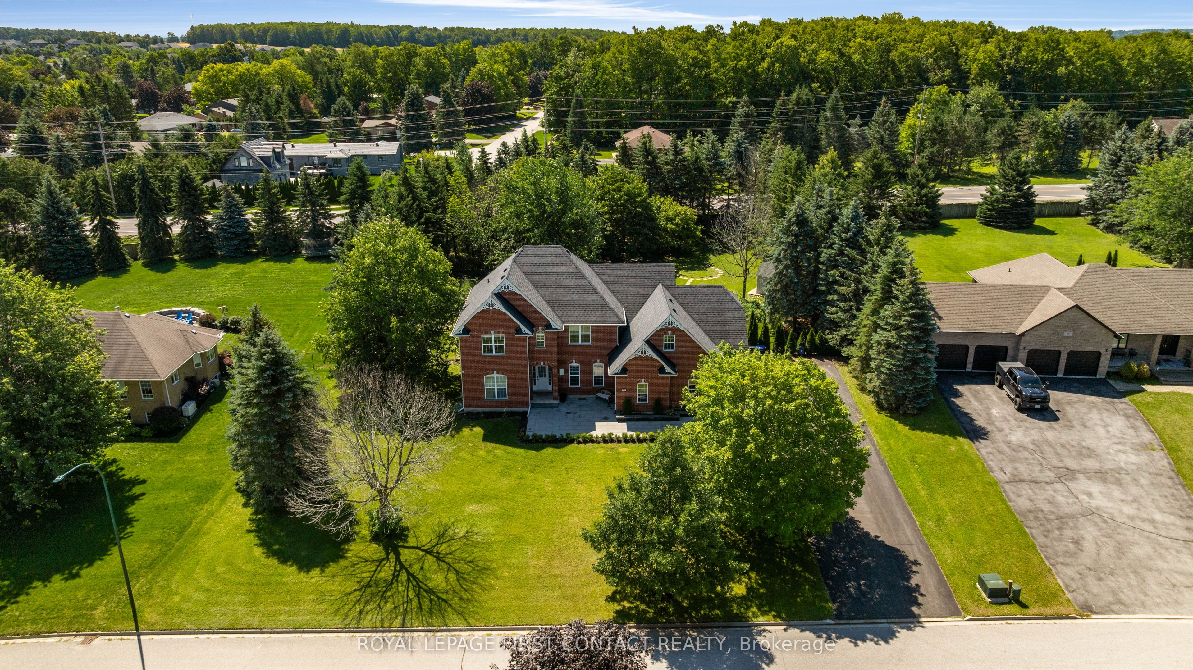 43 Vanderpost Crescent, Essa, ON L0L 2N0 photo 2