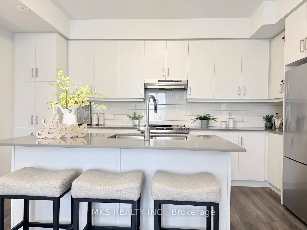 31 Almond Blossom Mews TH155, Vaughan, ON L4K 0N7 photo 4