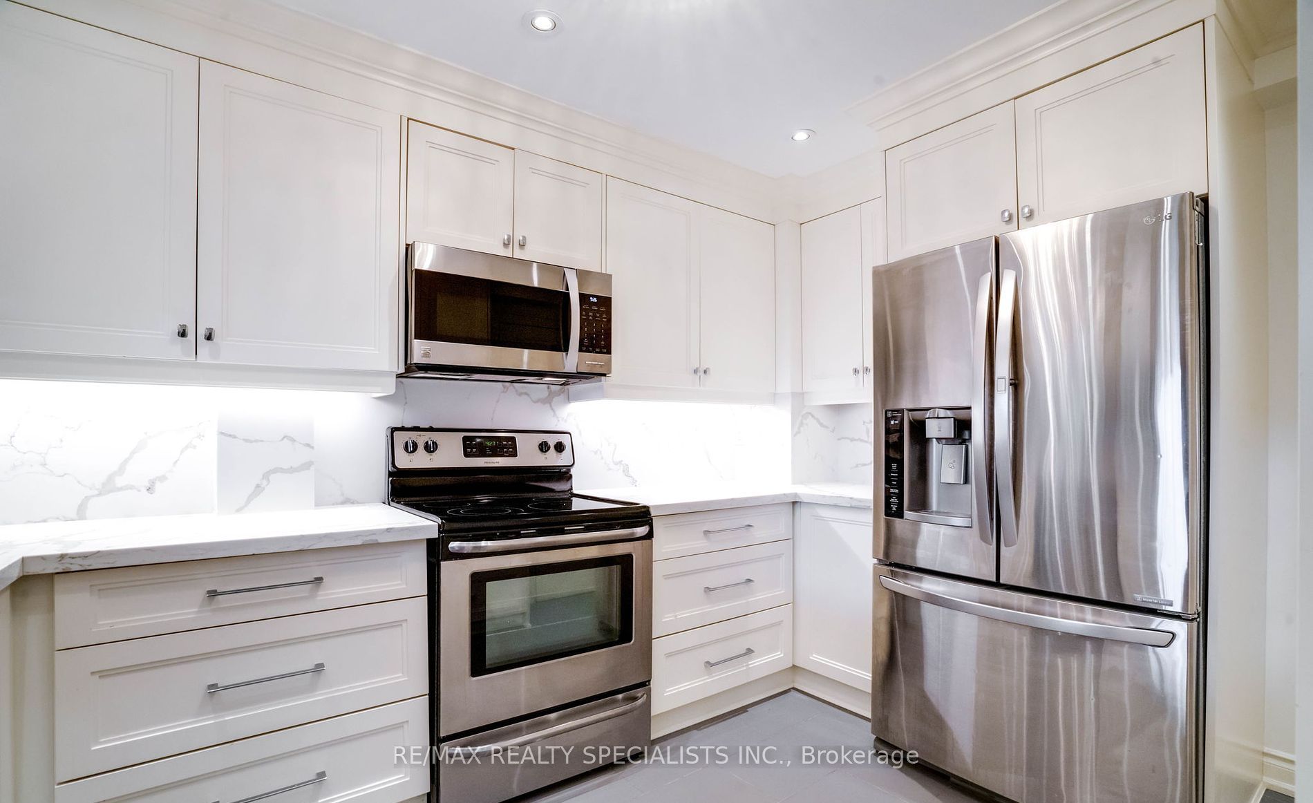 100 Arbors Lane TH5, Vaughan, ON L4L 7G4 photo 4