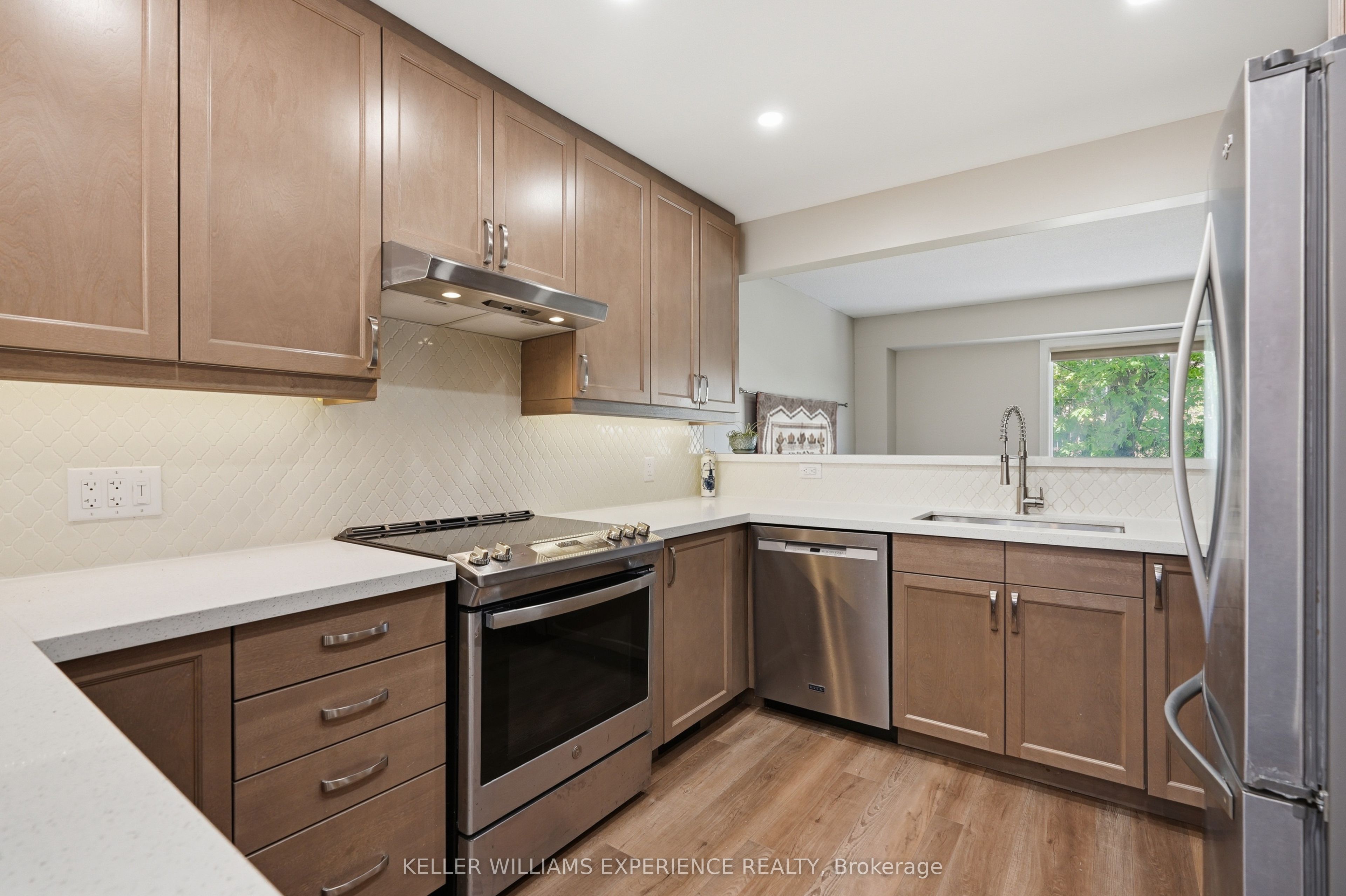 246 Tupper Boulevard 8, New Tecumseth, ON L9R 1A9 photo 3