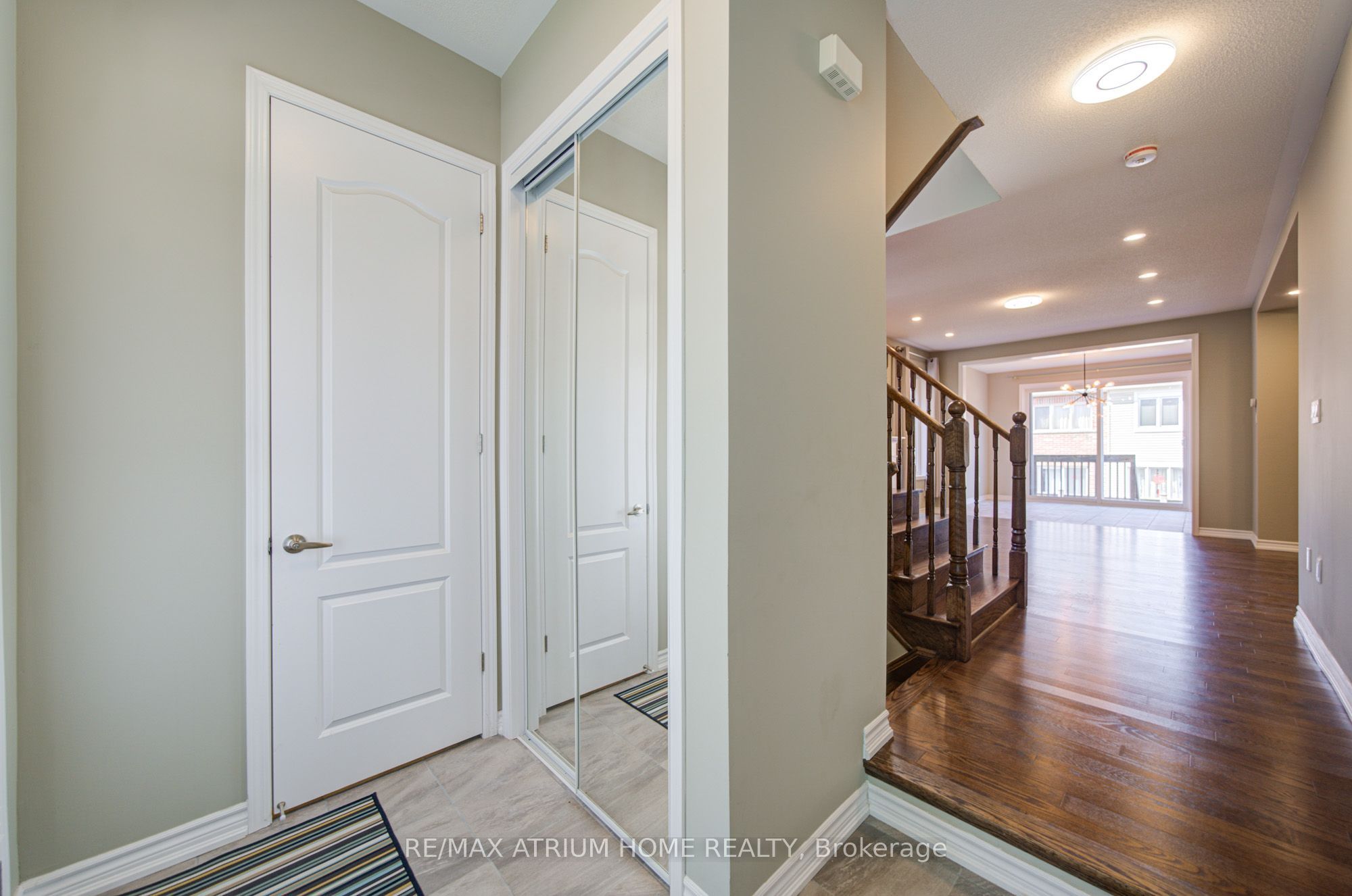 396 Thomas Phillips Drive, Aurora, ON L4G 0T2 photo 3