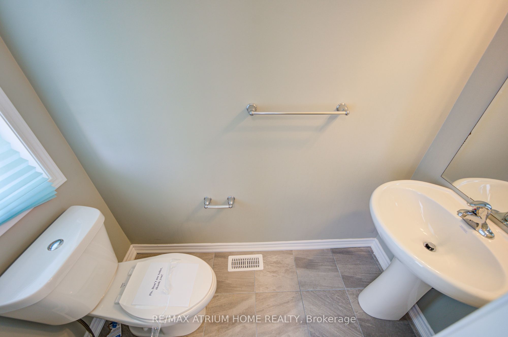 396 Thomas Phillips Drive, Aurora, ON L4G 0T2 photo 5
