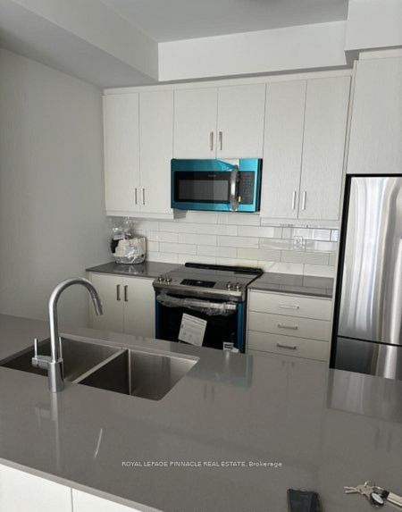 151 HONEYCRISP Crescent TH177, Vaughan, ON L4K 0N6 photo 4