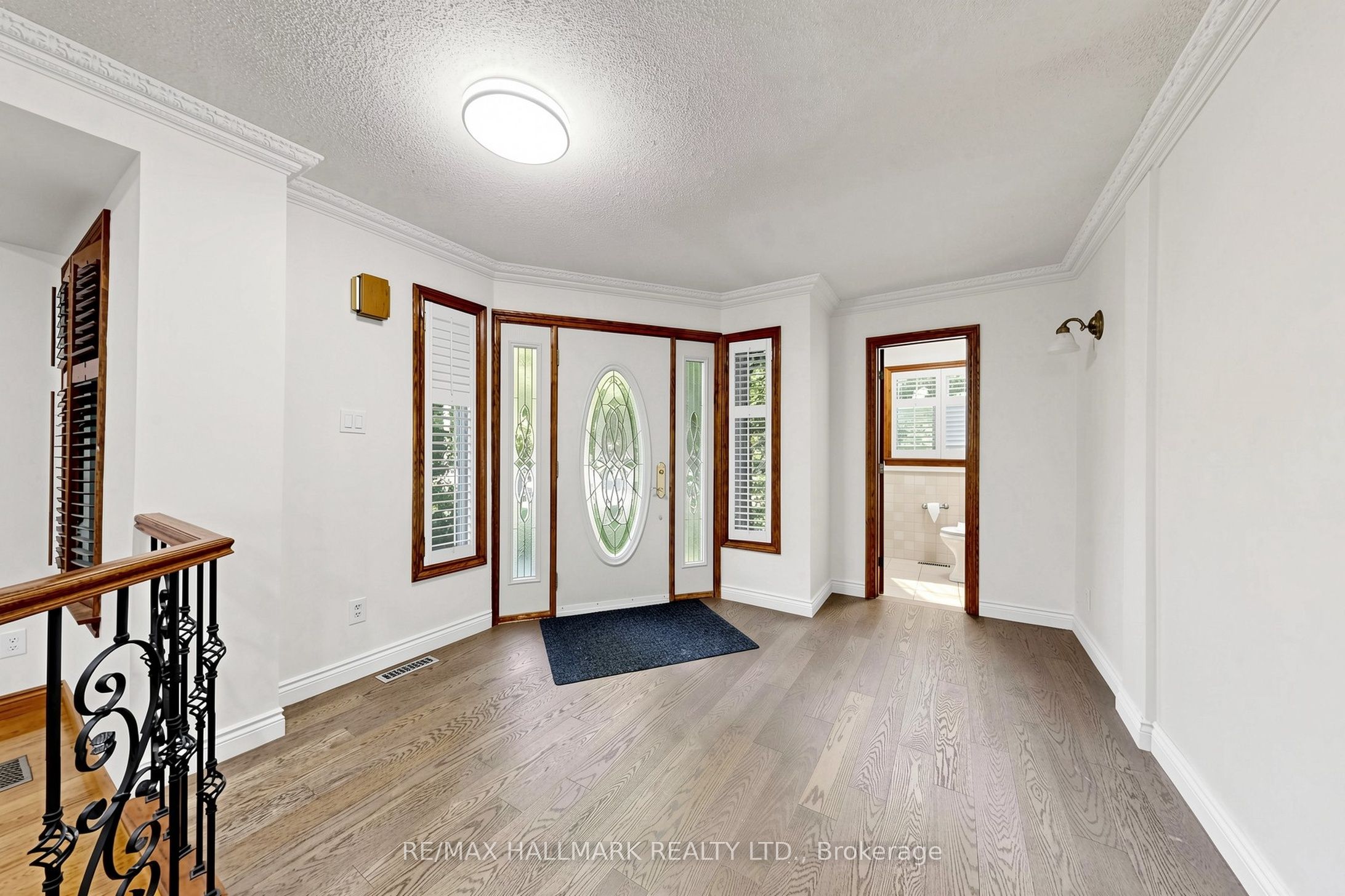 145 Old Surrey Lane, Richmond Hill, ON L4C 6R9 photo 4