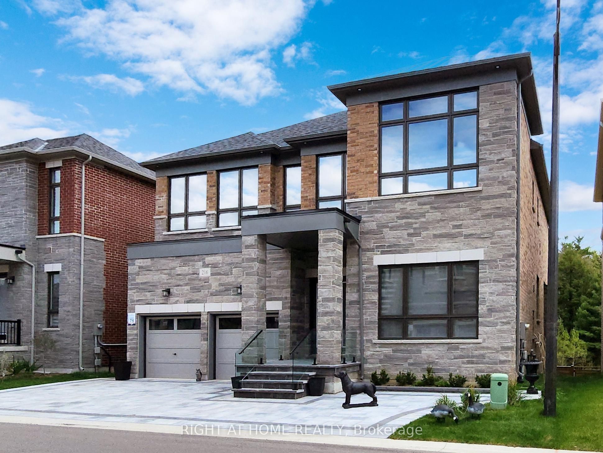 216 Sunset Vista Court E, Aurora, ON L4G 3Y1 photo 2