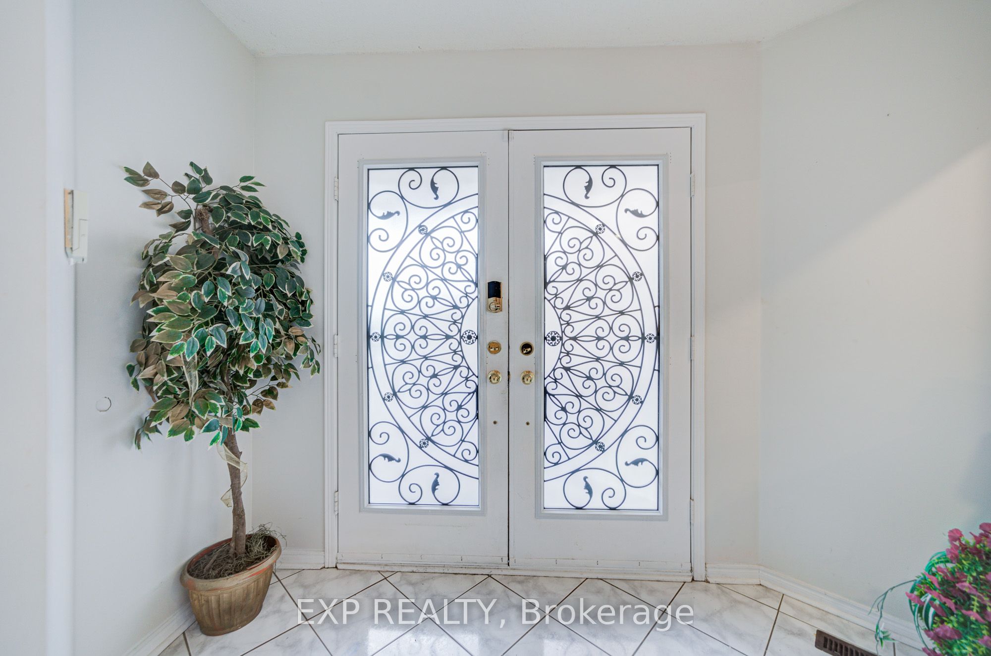 211 Sophia Road, Markham, ON L3S 4C5 photo 2