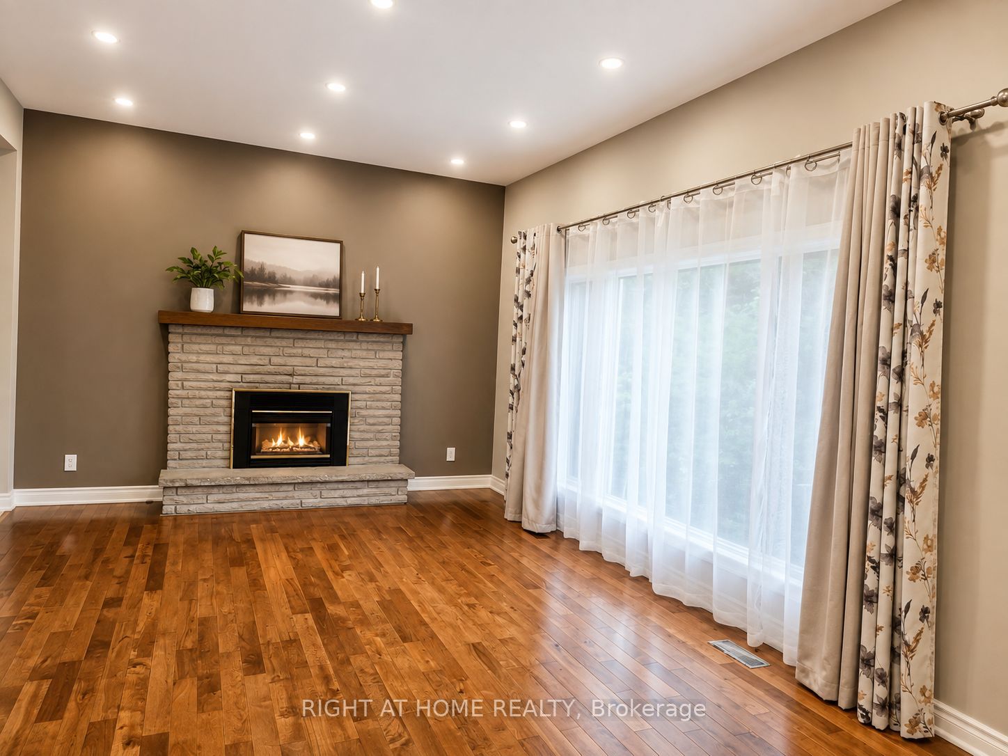 4537 Nineteenth Avenue, Markham, ON L6C 1M3 photo 2
