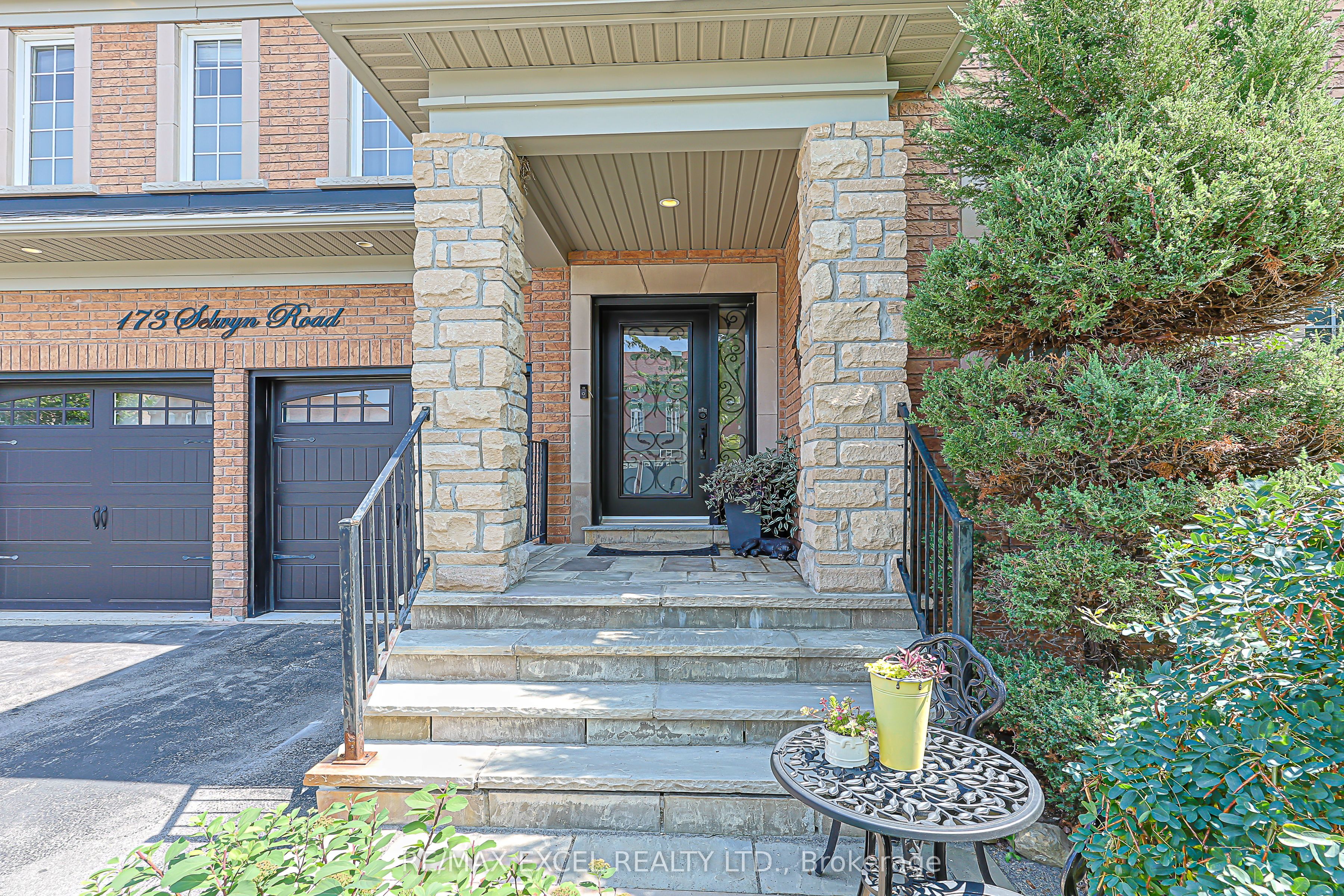 173 Selwyn Road, Richmond Hill, ON L4E 5E6 photo 2