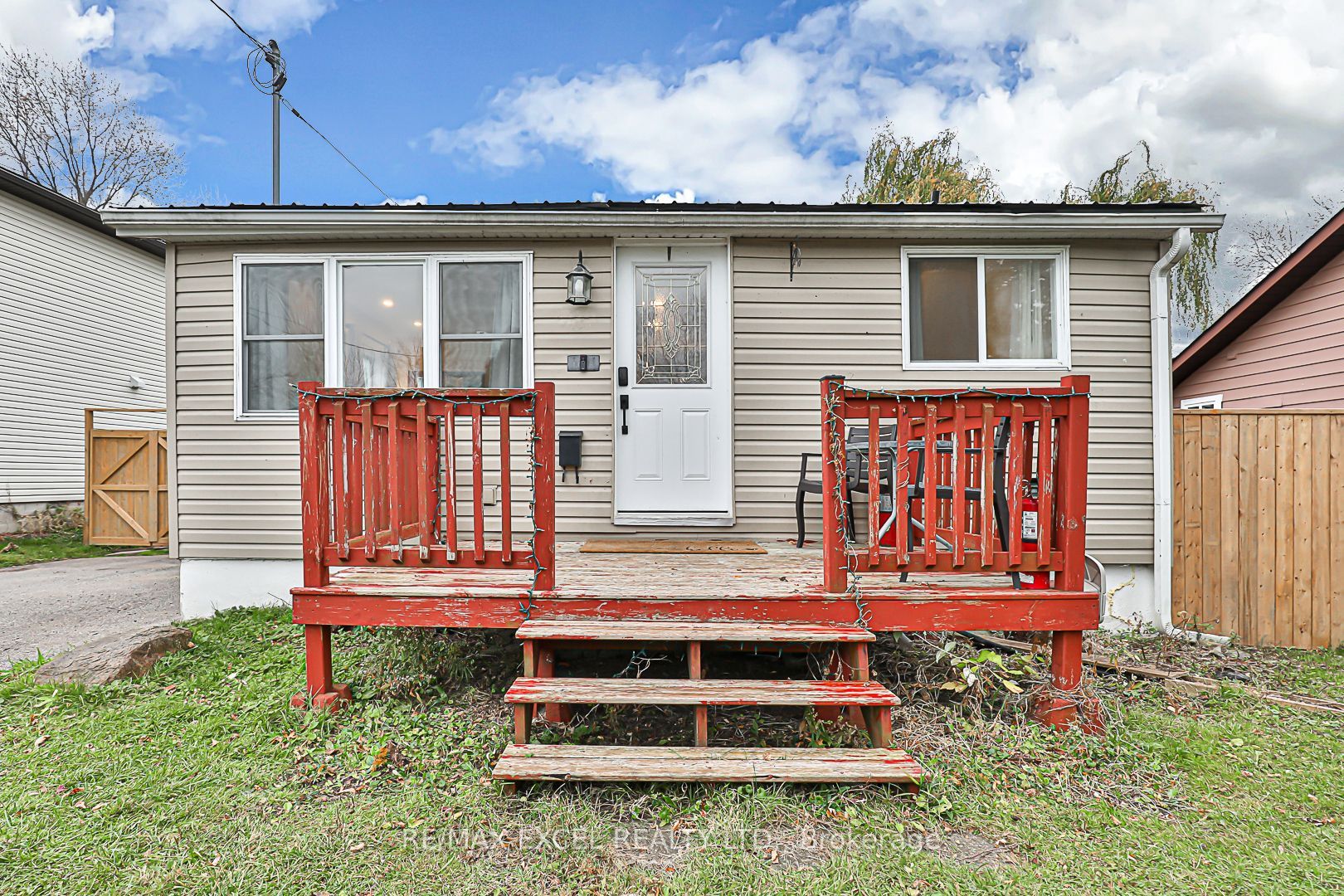 255 Parkway Avenue, Georgina, ON L4P 2W1 photo 2