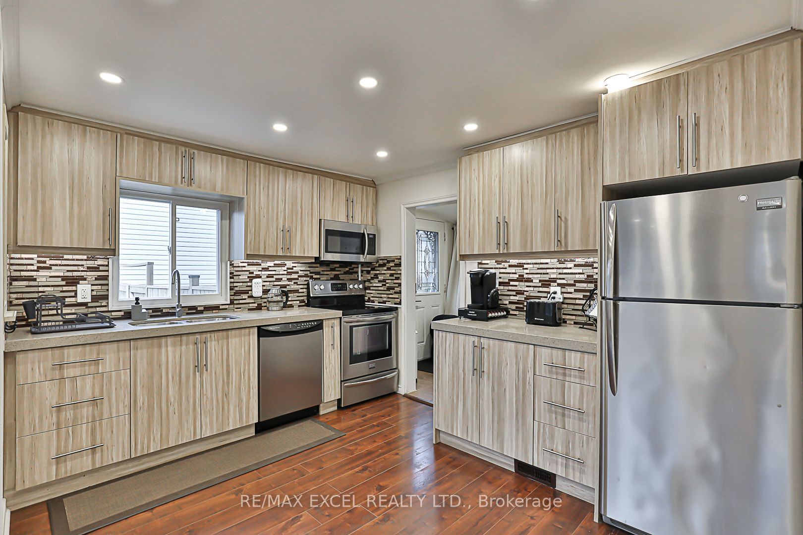 255 Parkway Avenue, Georgina, ON L4P 2W1 photo 5