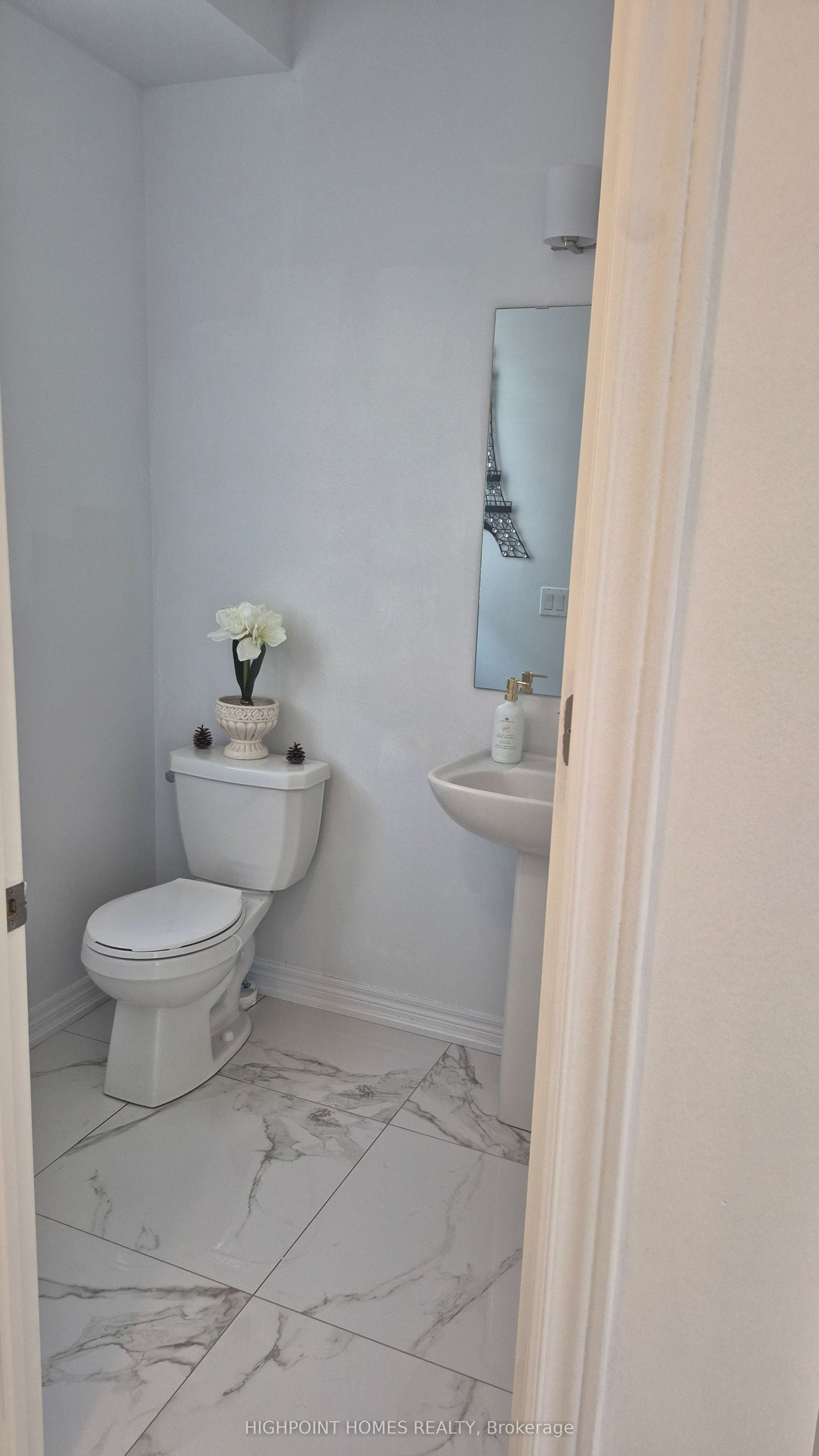 26 Red Blossom Court, Whitchurch-Stouffville, ON L4A 4V1 photo 2