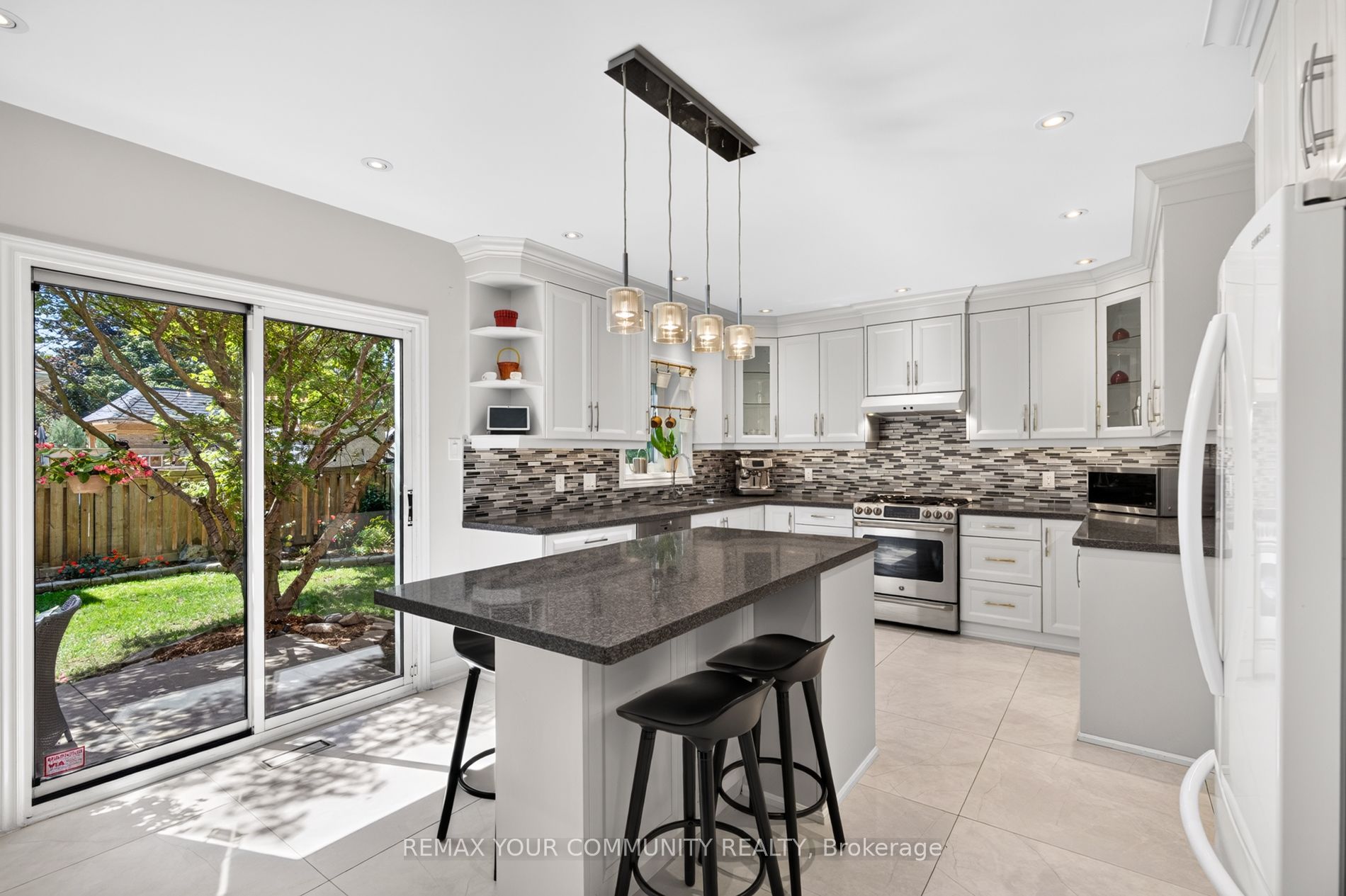 15 Klamath Court, Vaughan, ON L6A 2L7 photo 5