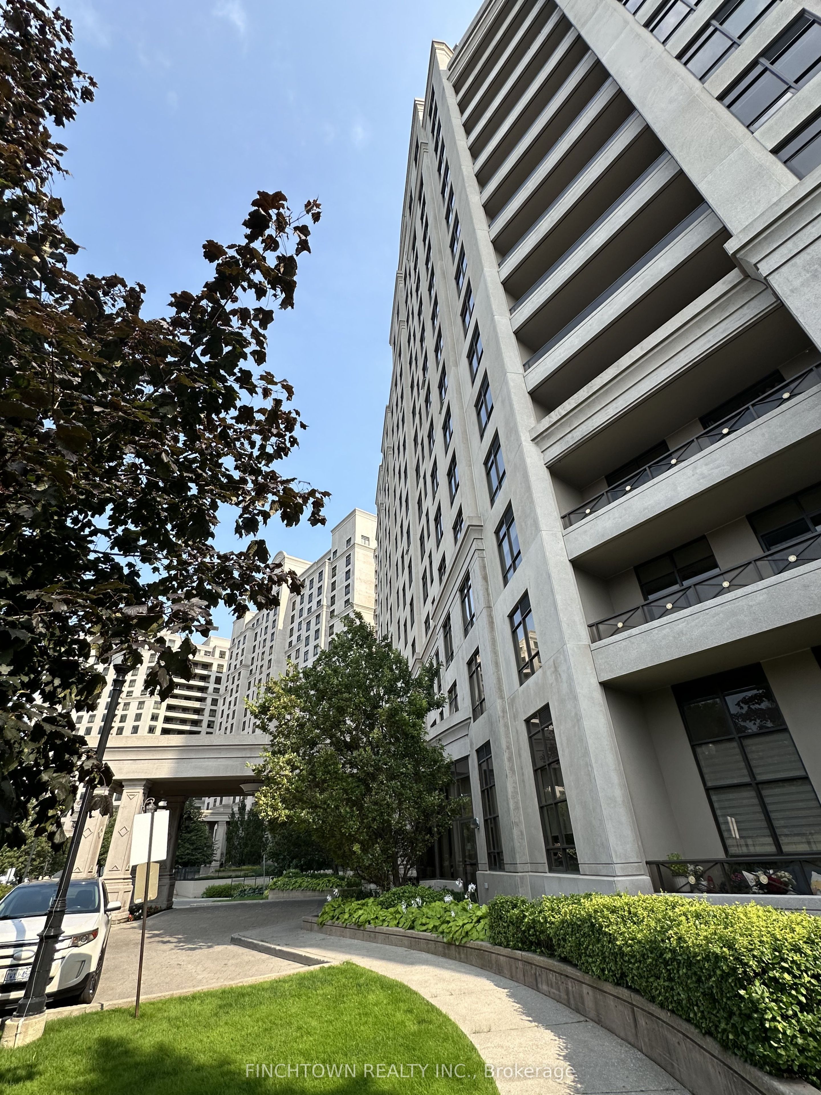 9235 Jane Street 111, Vaughan, ON L6A 0J8 photo 3