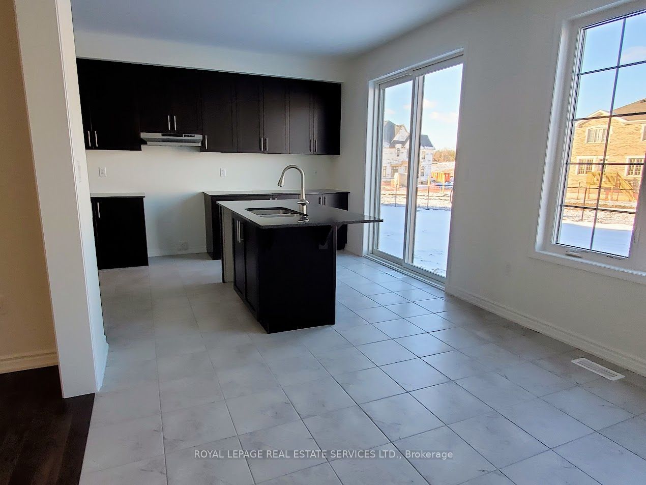 14 Morning Sparrow Drive, Vaughan, ON L4L 6K3 photo 4
