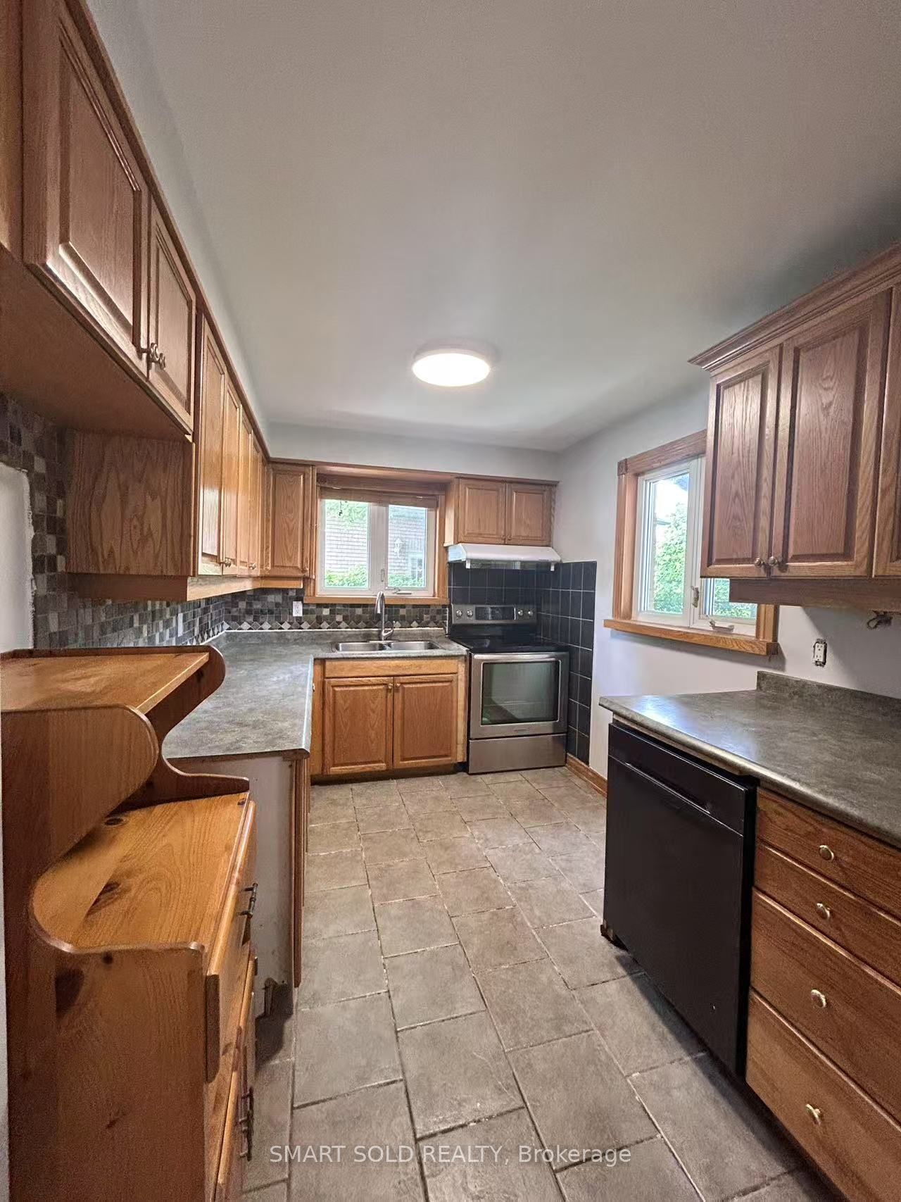 795 Pam Crescent, Newmarket, ON L3Y 5B7 photo 5