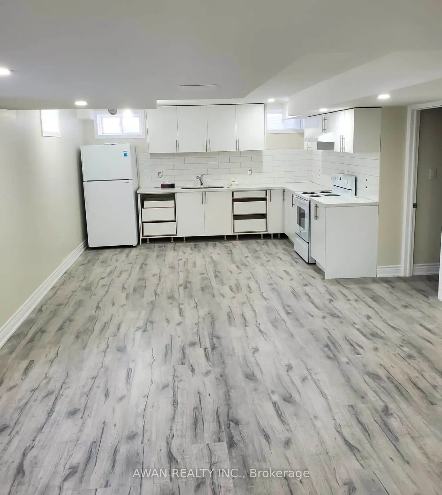 50 Mcdonell Crescent N Basement, Bradford West Gwillimbury, ON L3Z 0S7 photo 2