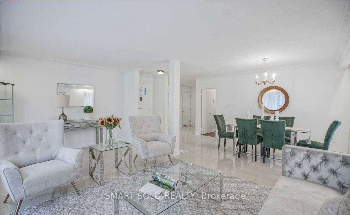32 East Drive, Markham, ON L6G 1A4 photo 2