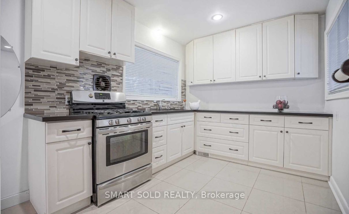 32 East Drive, Markham, ON L6G 1A4 photo 3