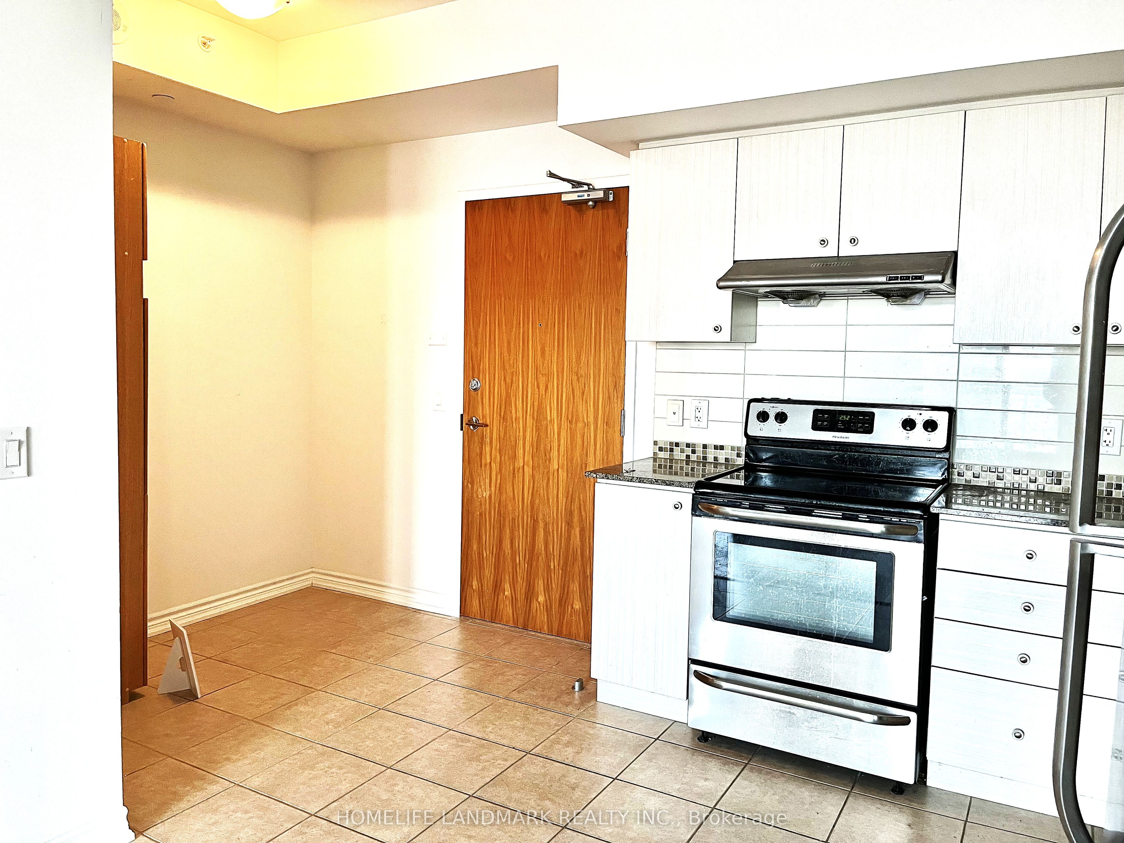 8323 Kennedy Road W 821, Markham, ON L3R 5W7 photo 3