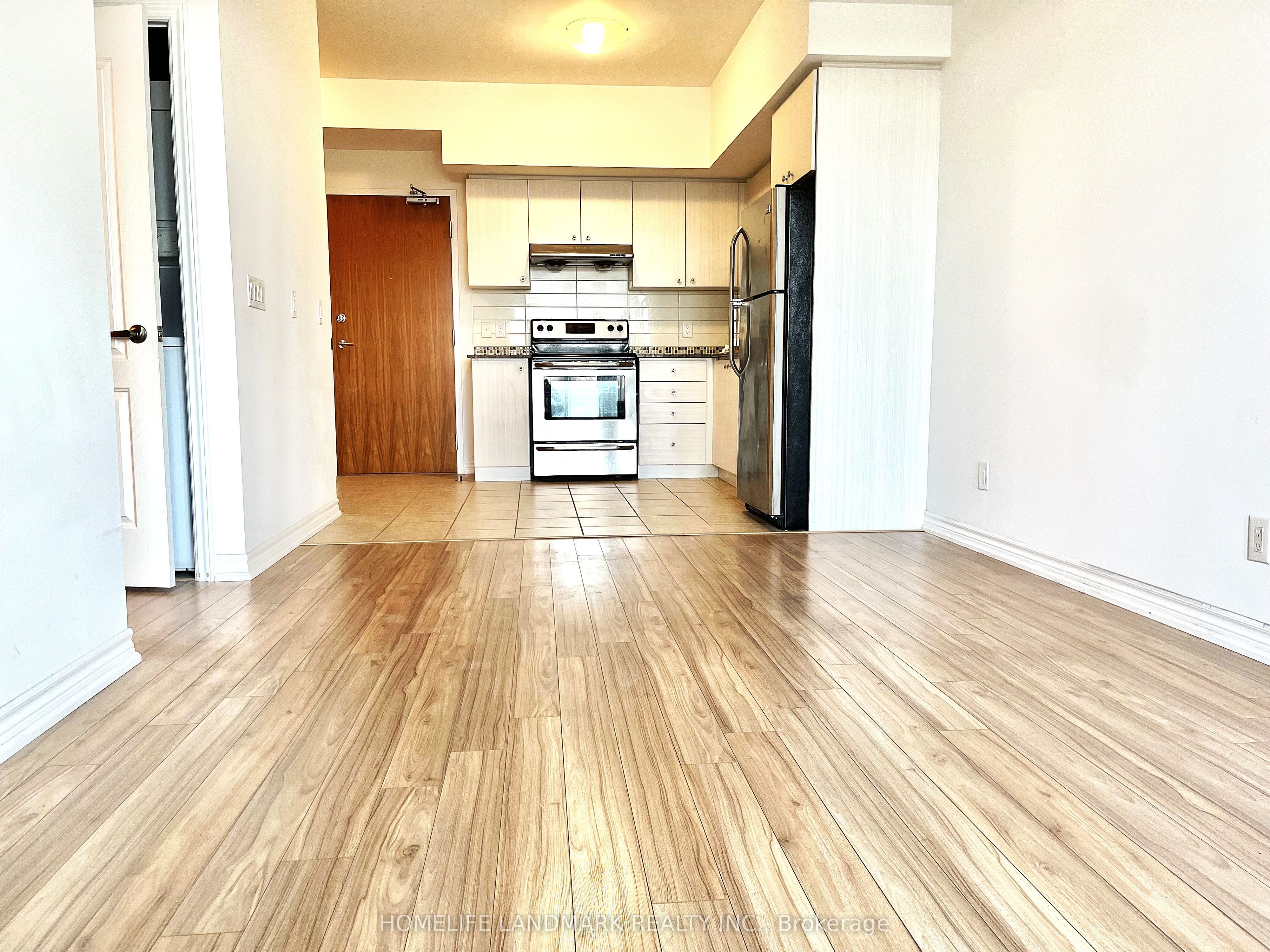 8323 Kennedy Road W 821, Markham, ON L3R 5W7 photo 4