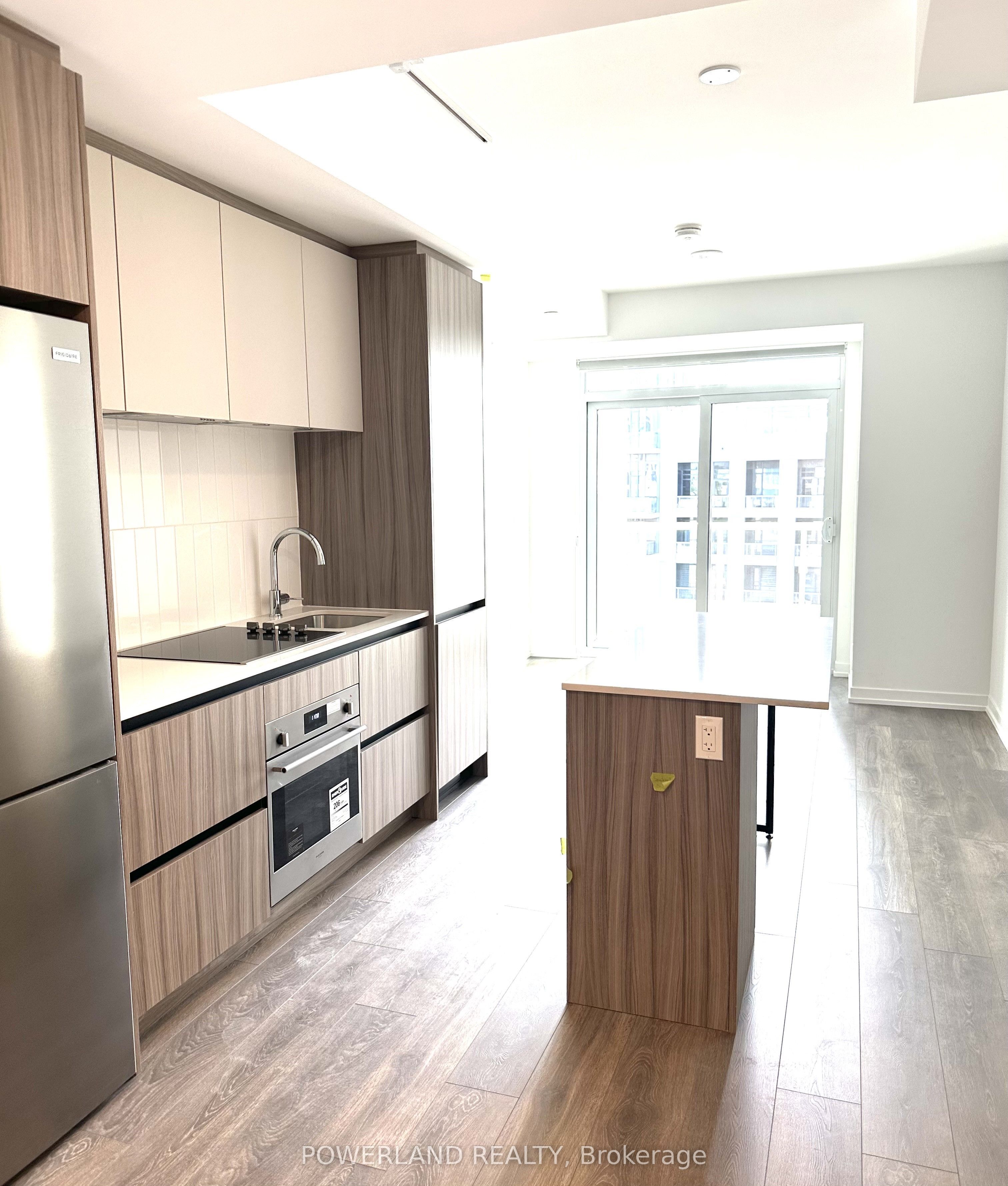 8 Beverley Glen Boulevard 632, Vaughan, ON L4J 0L5