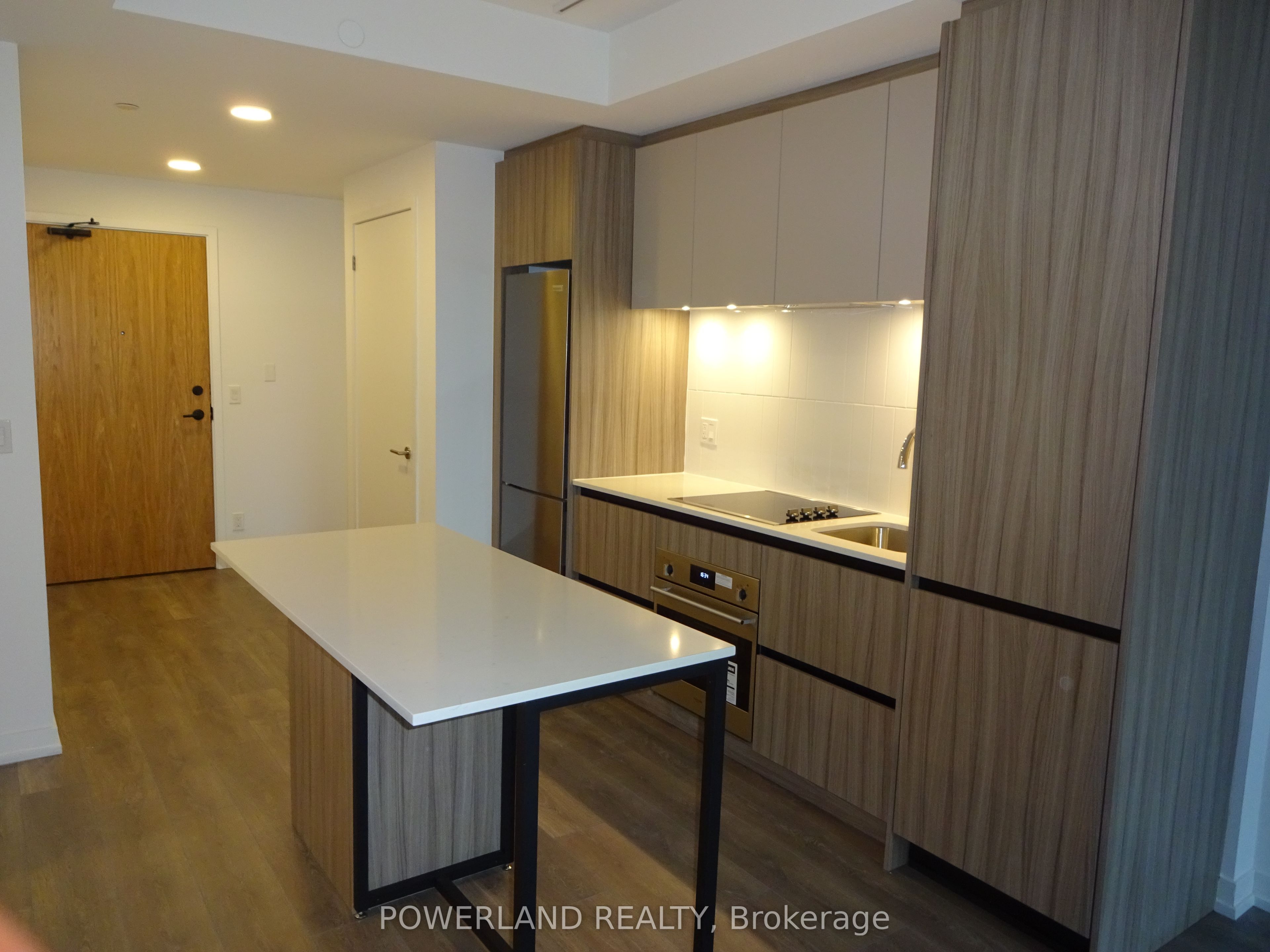 8 Beverley Glen Boulevard 632, Vaughan, ON L4J 0L5 photo 2