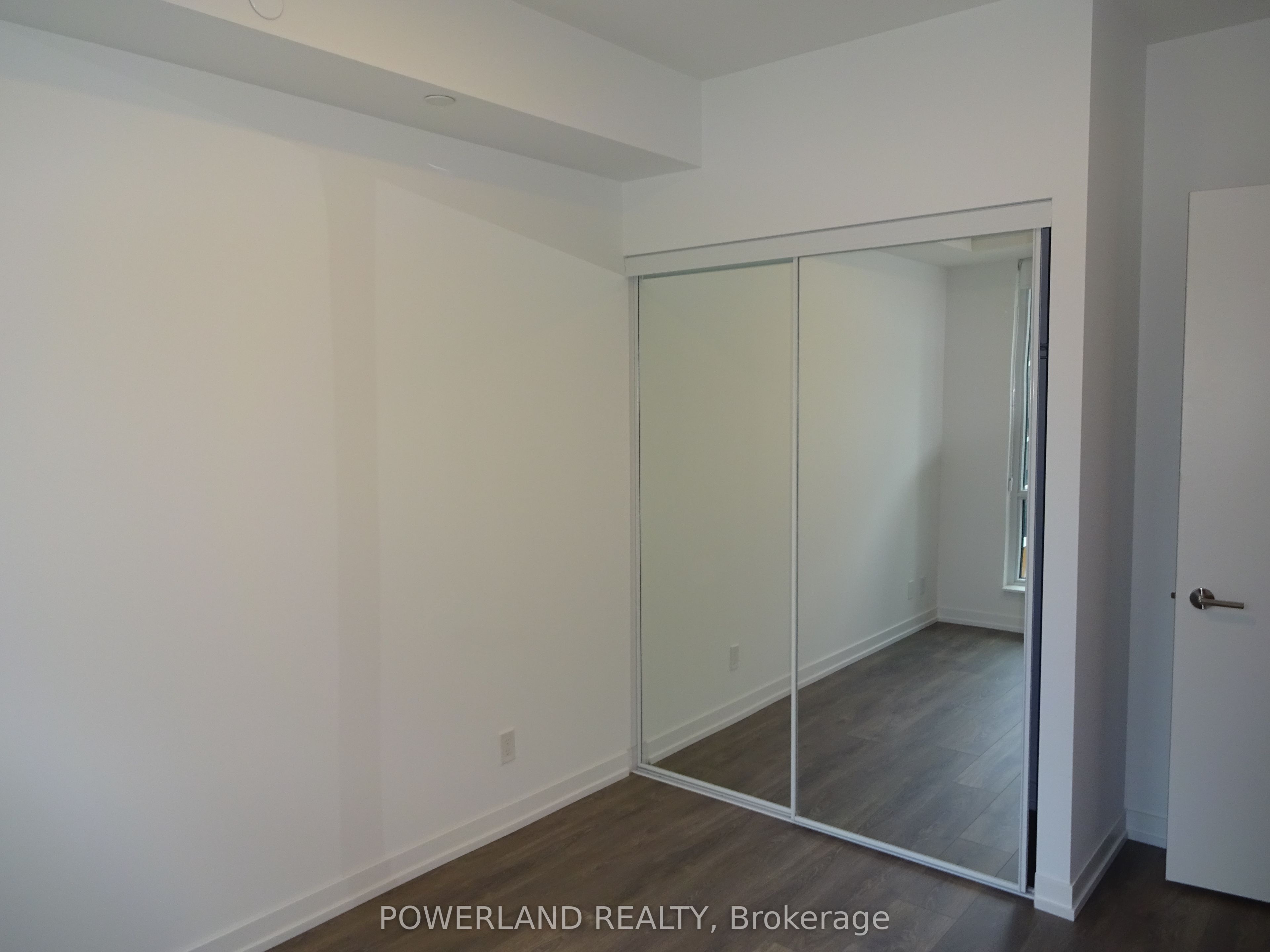 8 Beverley Glen Boulevard 632, Vaughan, ON L4J 0L5 photo 5