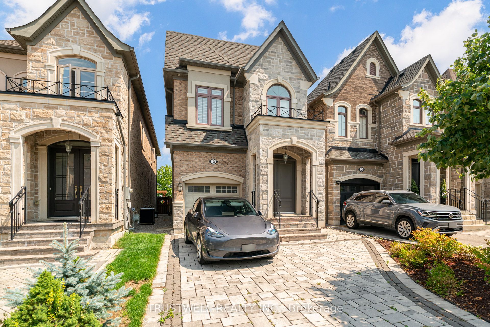 128 Hatton Garden Road, Vaughan, ON L4H 3P9 photo 2