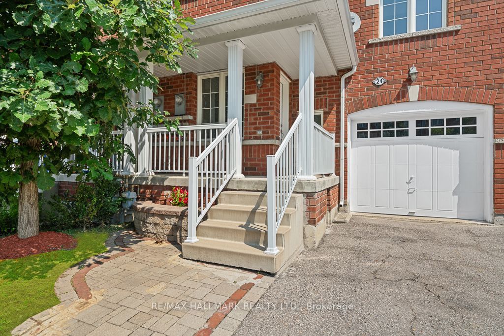 15 Old Colony Road 24, Richmond Hill, ON L4E 4L5 photo 2