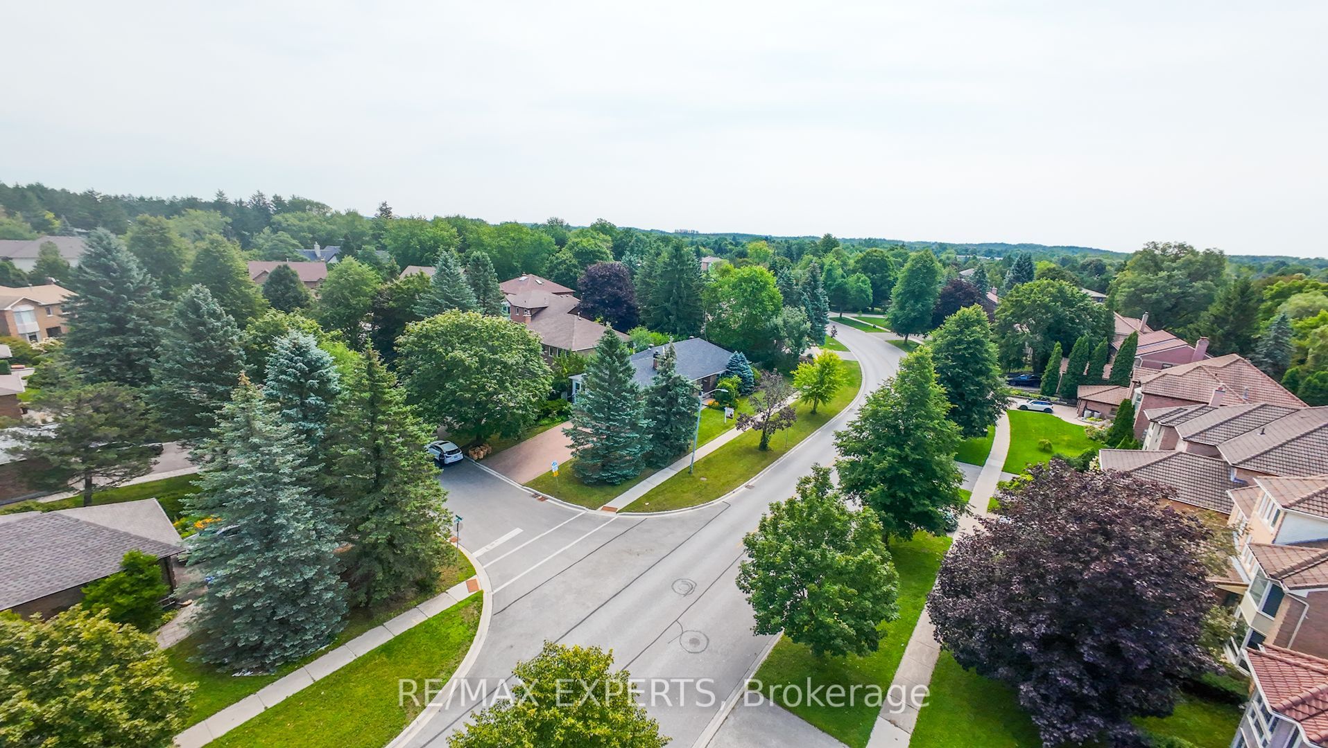 284 Murray Drive, Aurora, ON L4G 6B1 photo 3