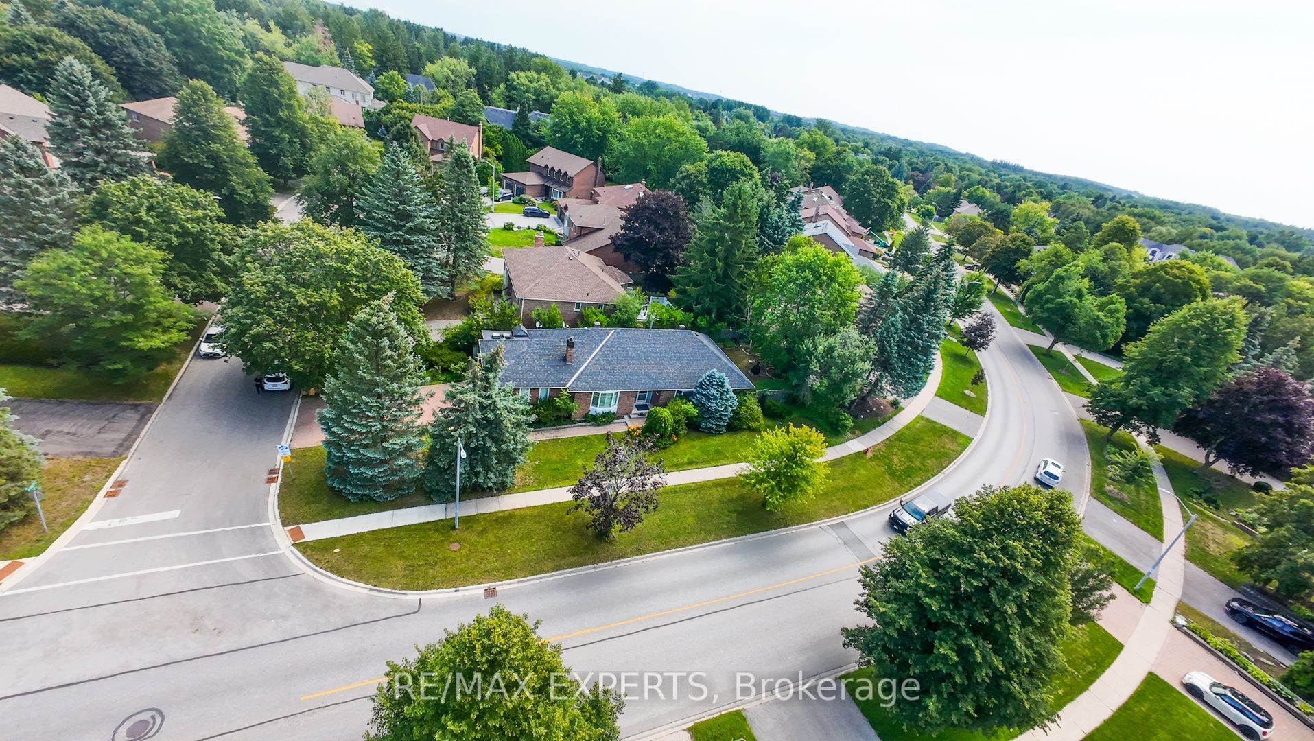 284 Murray Drive, Aurora, ON L4G 6B1 photo 4