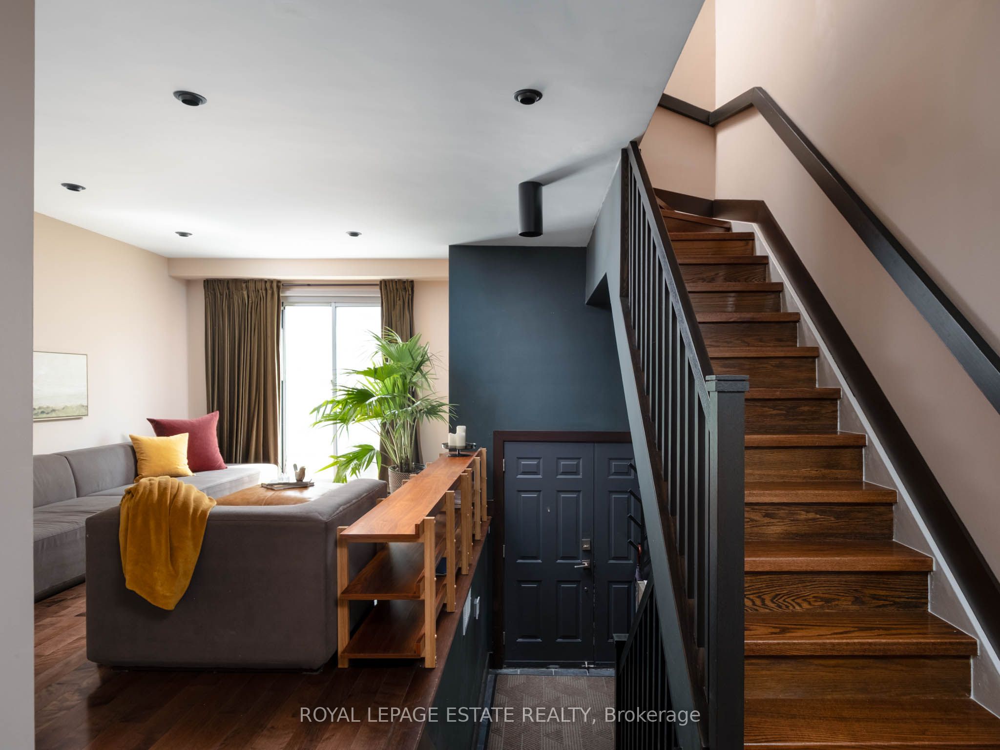 1916 John Street, Markham, ON L3T 1Z1 photo 2