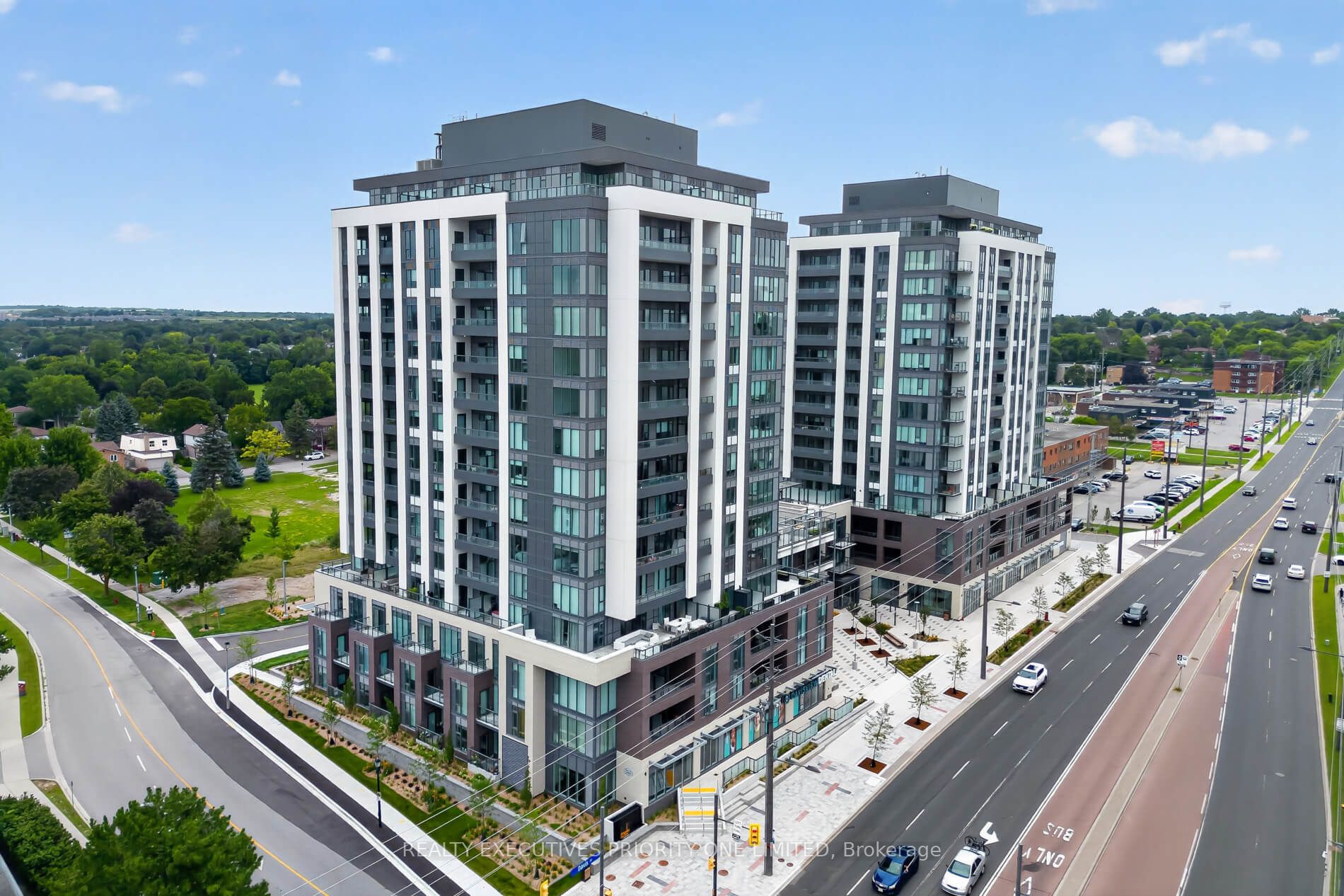 705 Davis Drive A103, Newmarket, ON L3Y 0J1