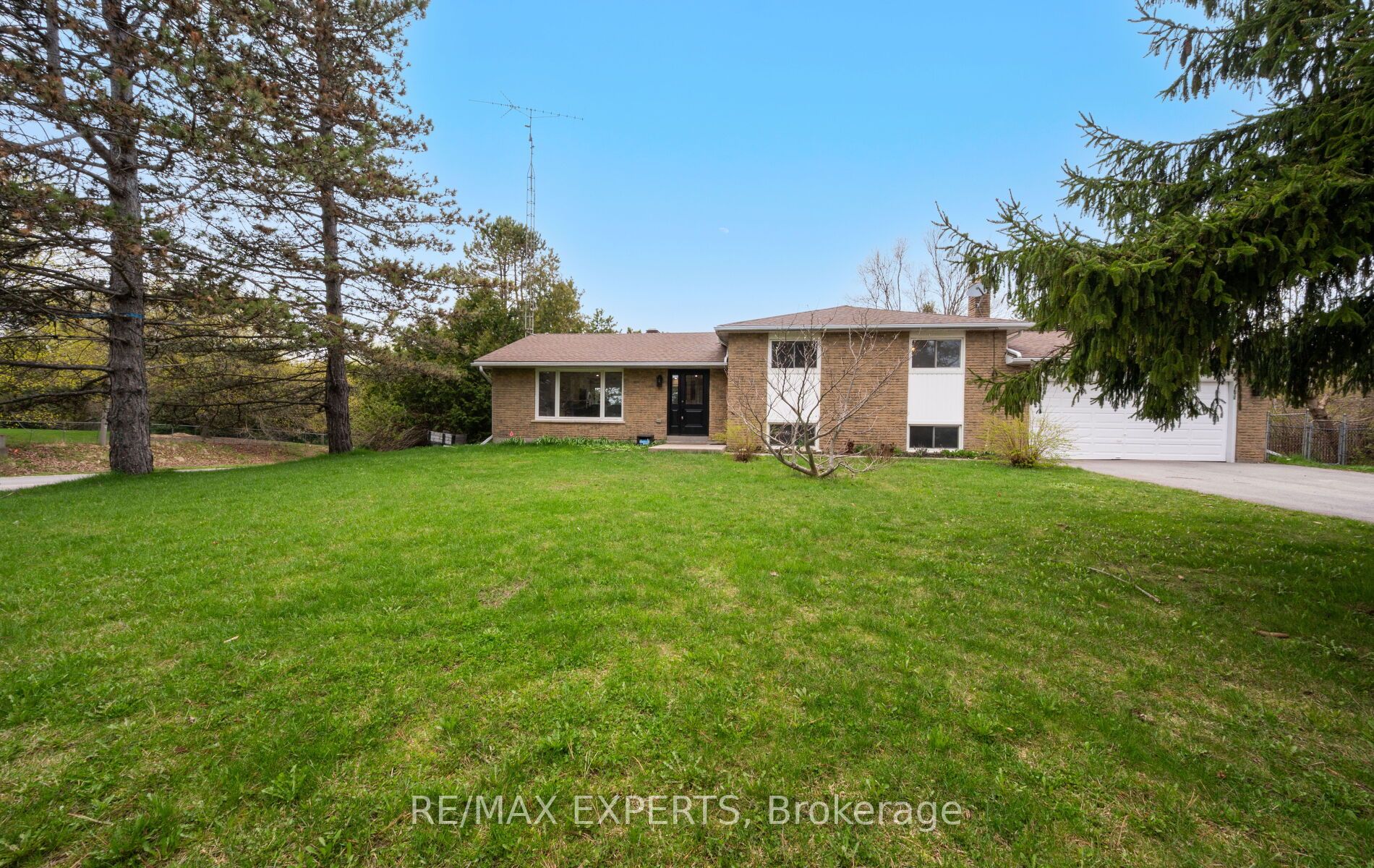 12 Simon Drive, Adjala-Tosorontio, ON L0G 1L0 photo 3