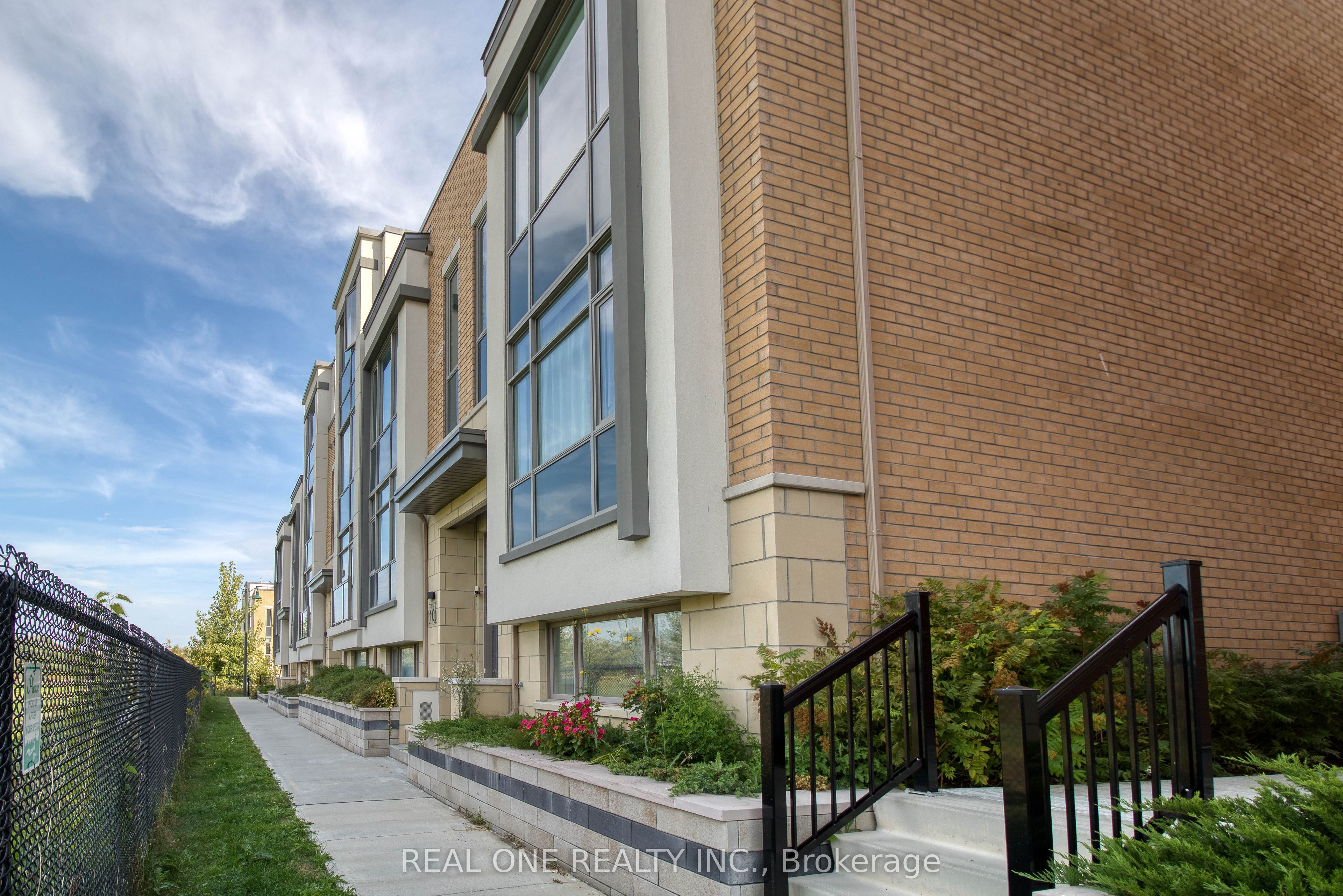 12 Teasel Way, Markham, ON L3R 9S3 photo 2