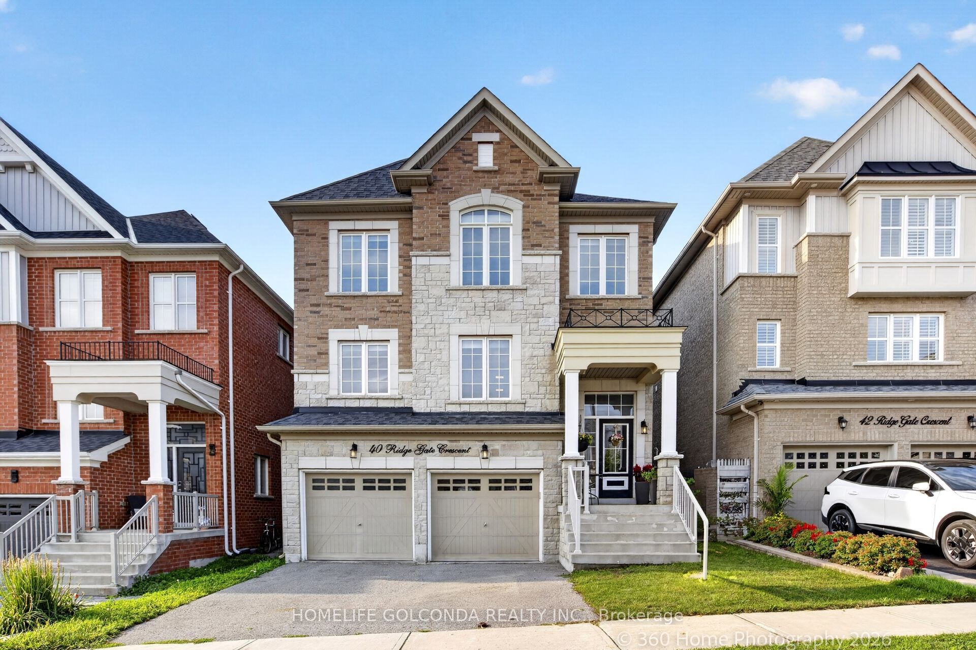 40 Ridge Gate Crescent, East Gwillimbury, ON L0G 1M0