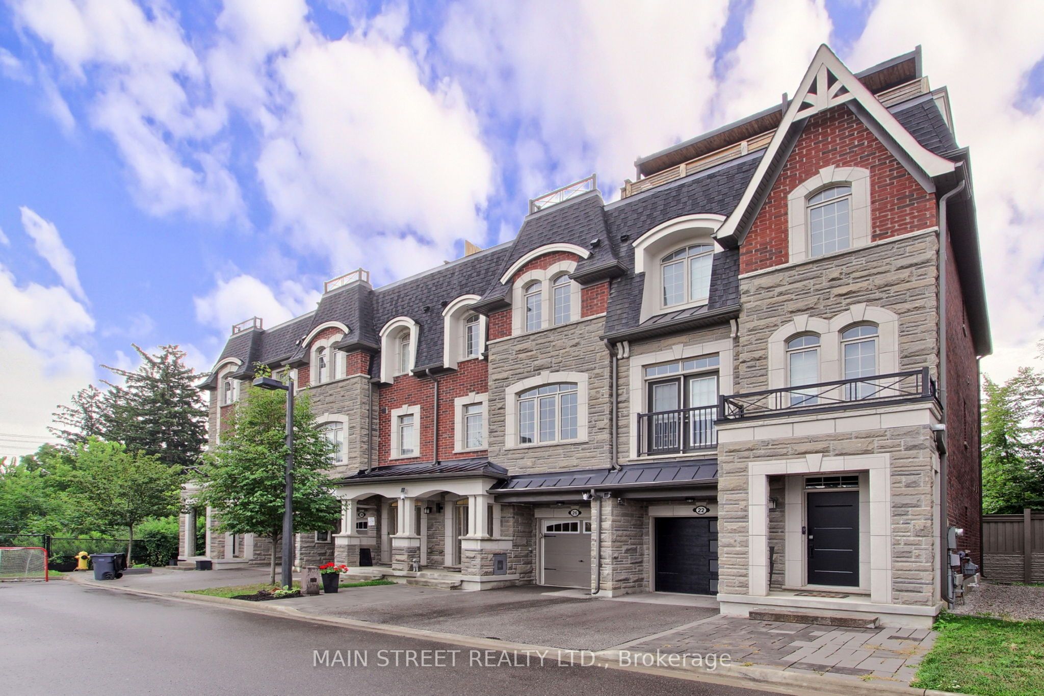 26 Queen Mary Court, Vaughan, ON L4L 0H9 photo 2