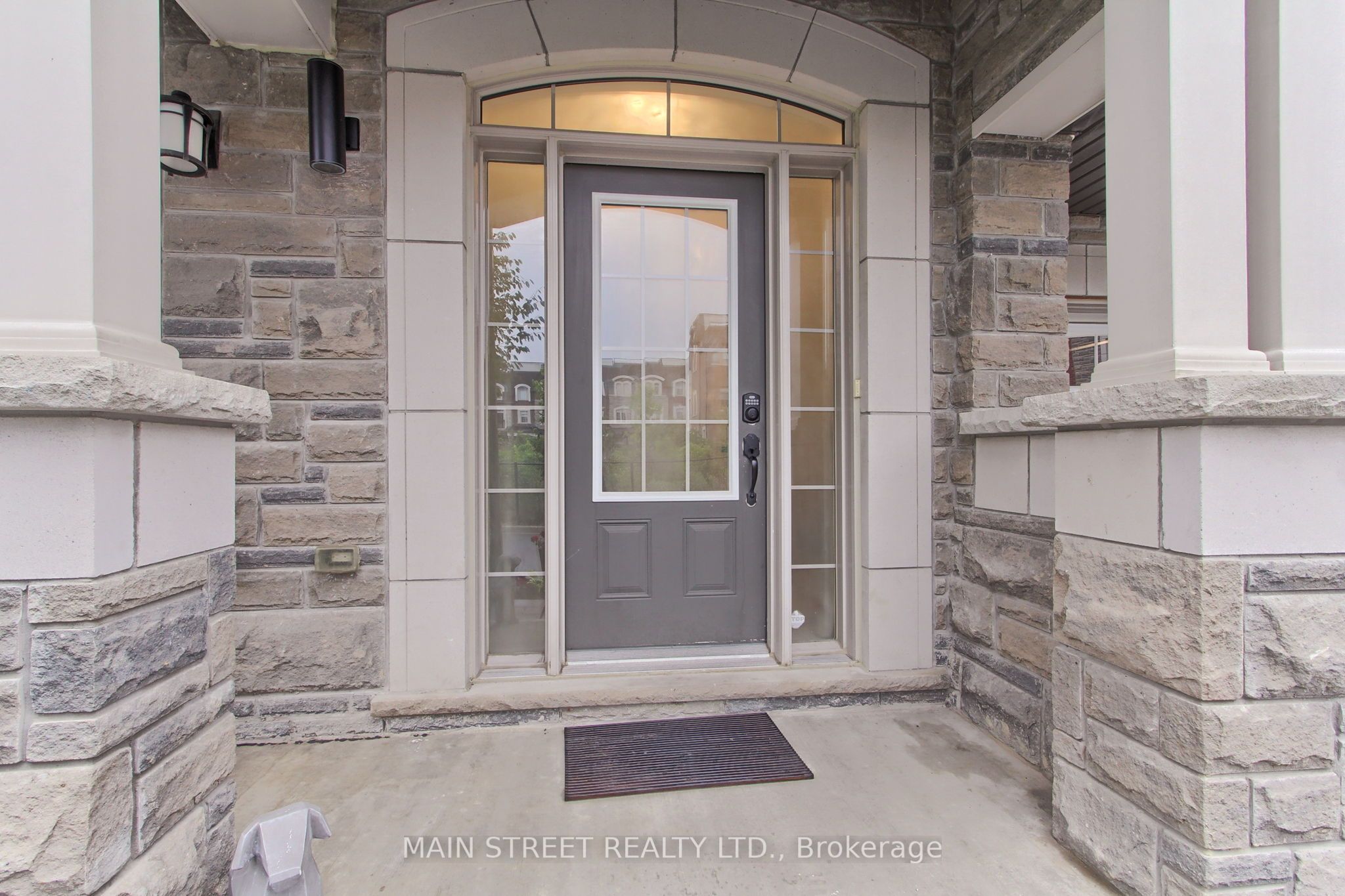 26 Queen Mary Court, Vaughan, ON L4L 0H9 photo 3